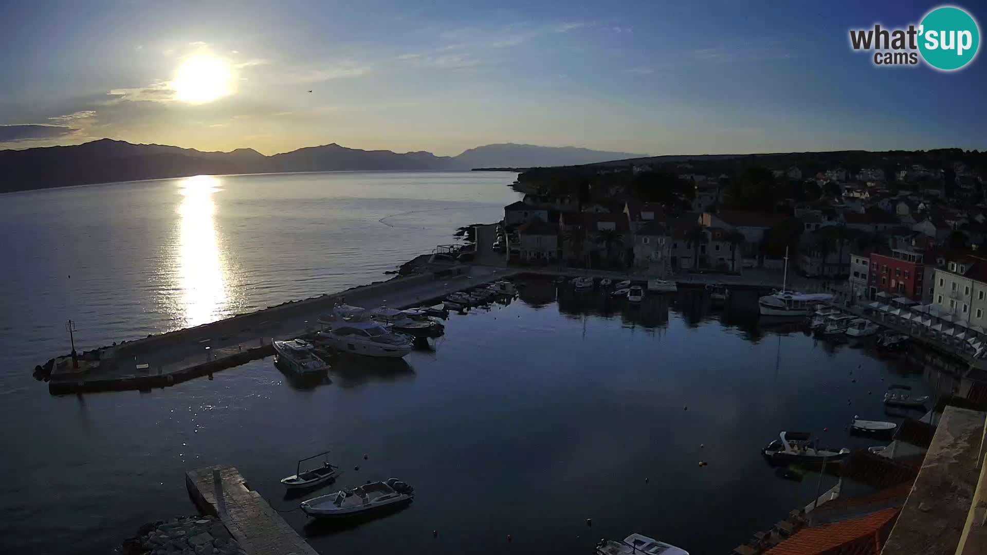 Spletna kamera Sutivan panorama – pogled v živo z otoka Brač