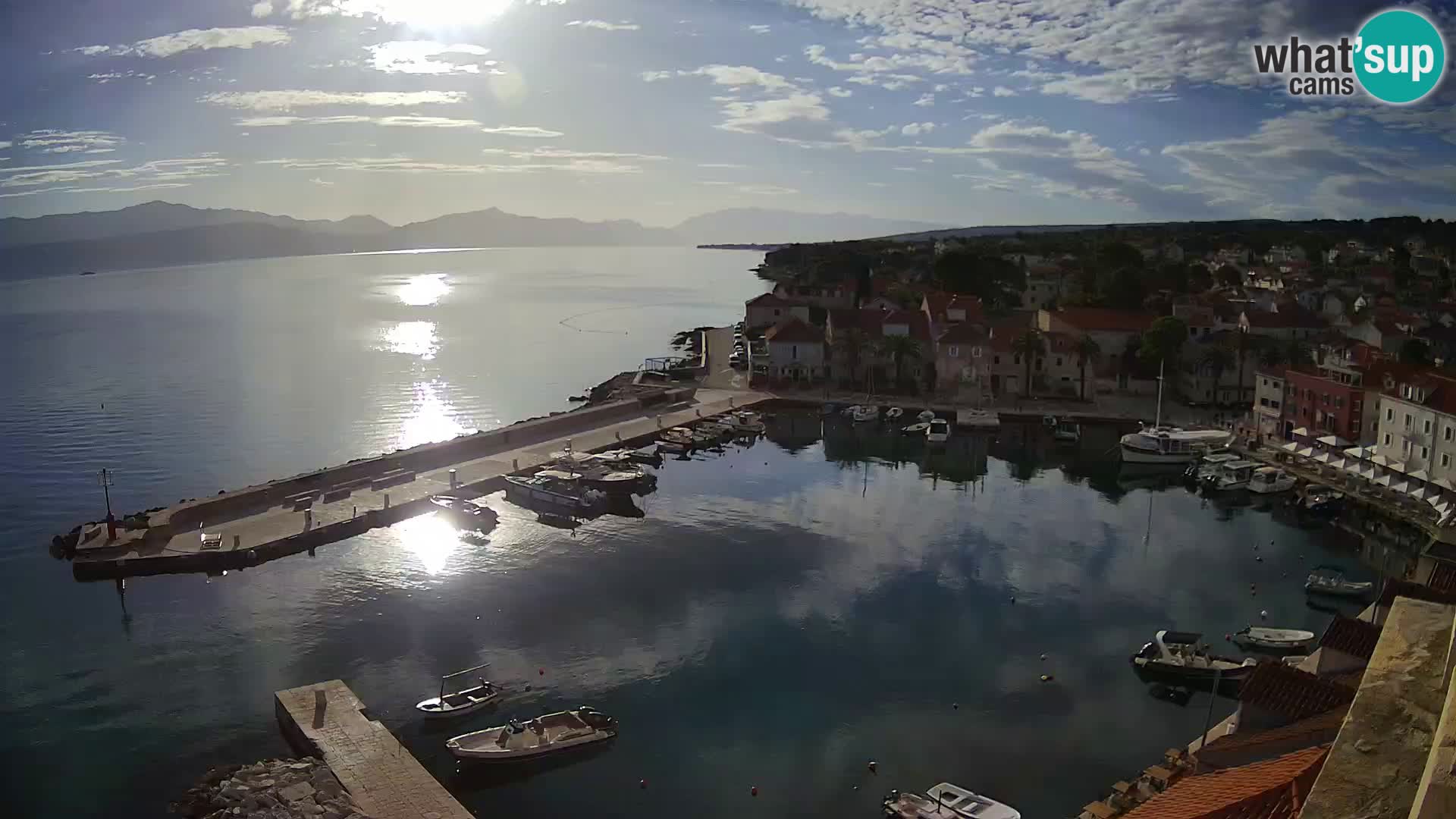 Spletna kamera Sutivan panorama – pogled v živo z otoka Brač
