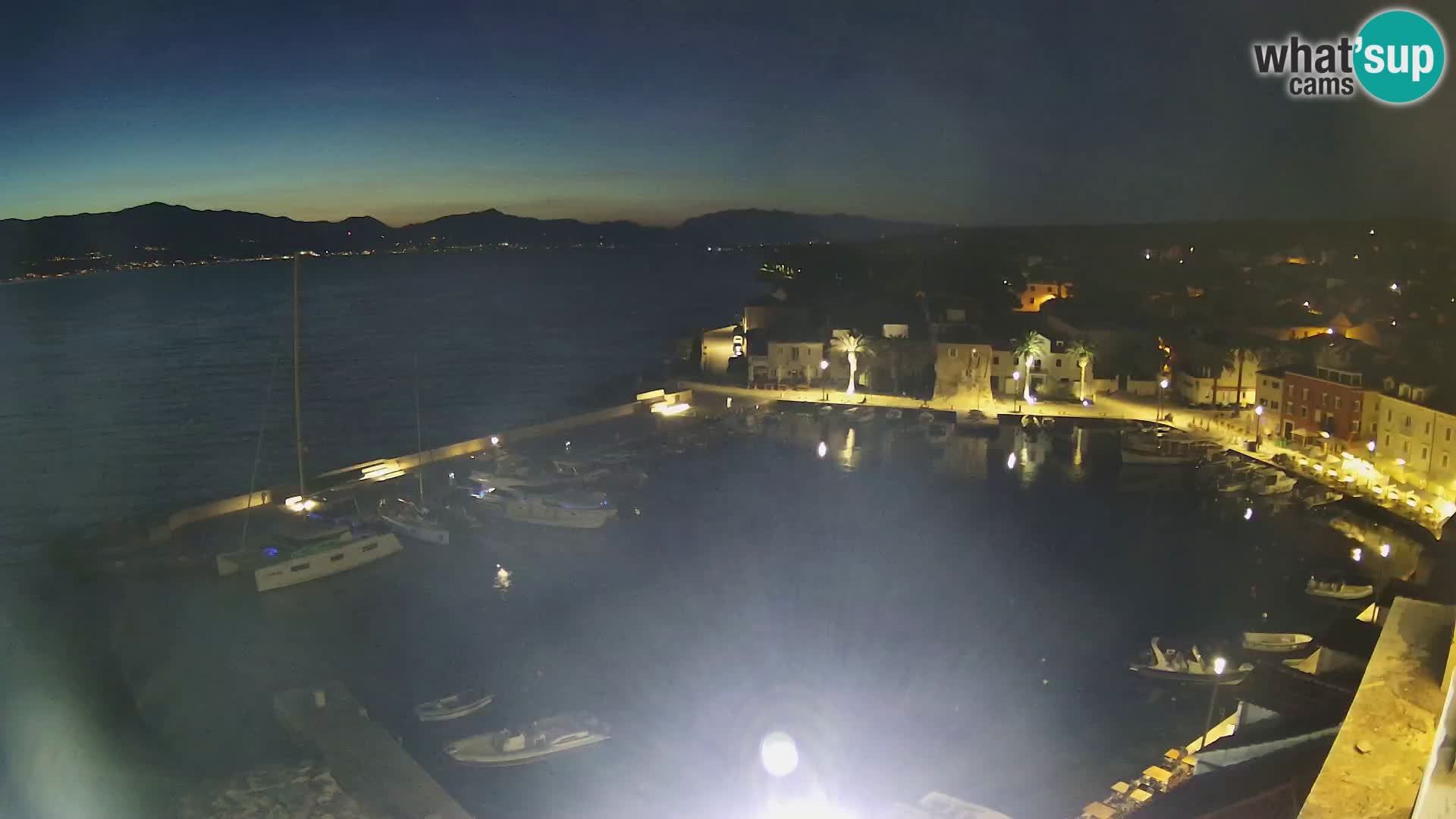 Web kamera Sutivan panorama – Pogled uživo s otoka Brača