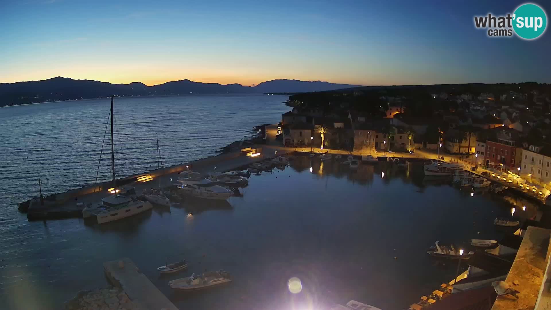 Spletna kamera Sutivan panorama – pogled v živo z otoka Brač