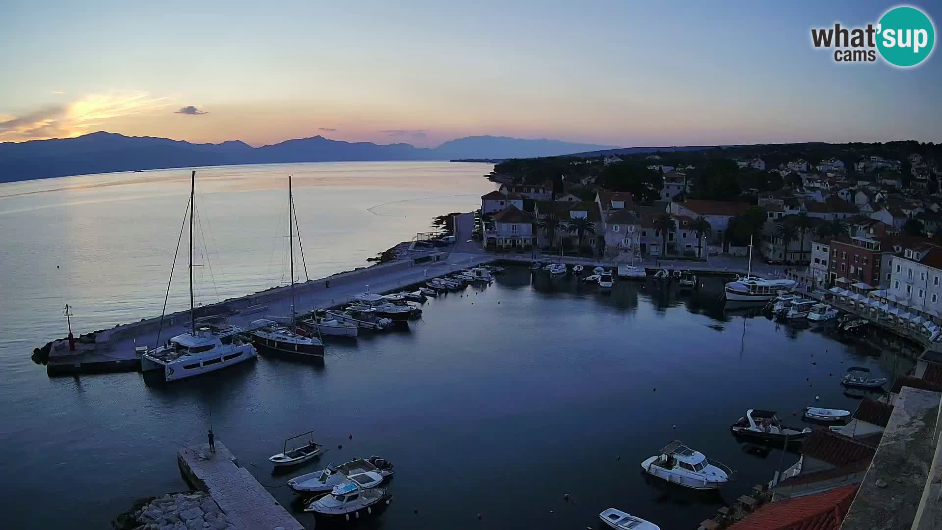 Web kamera Sutivan panorama – Pogled uživo s otoka Brača