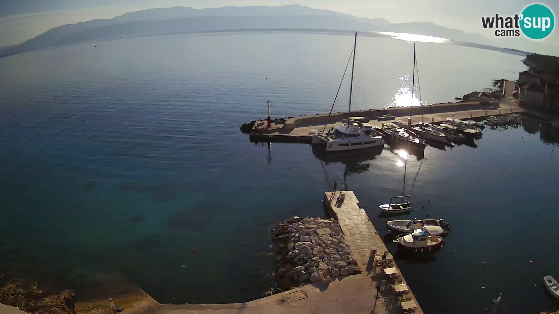 Spletna kamera Sutivan panorama – pogled v živo z otoka Brač