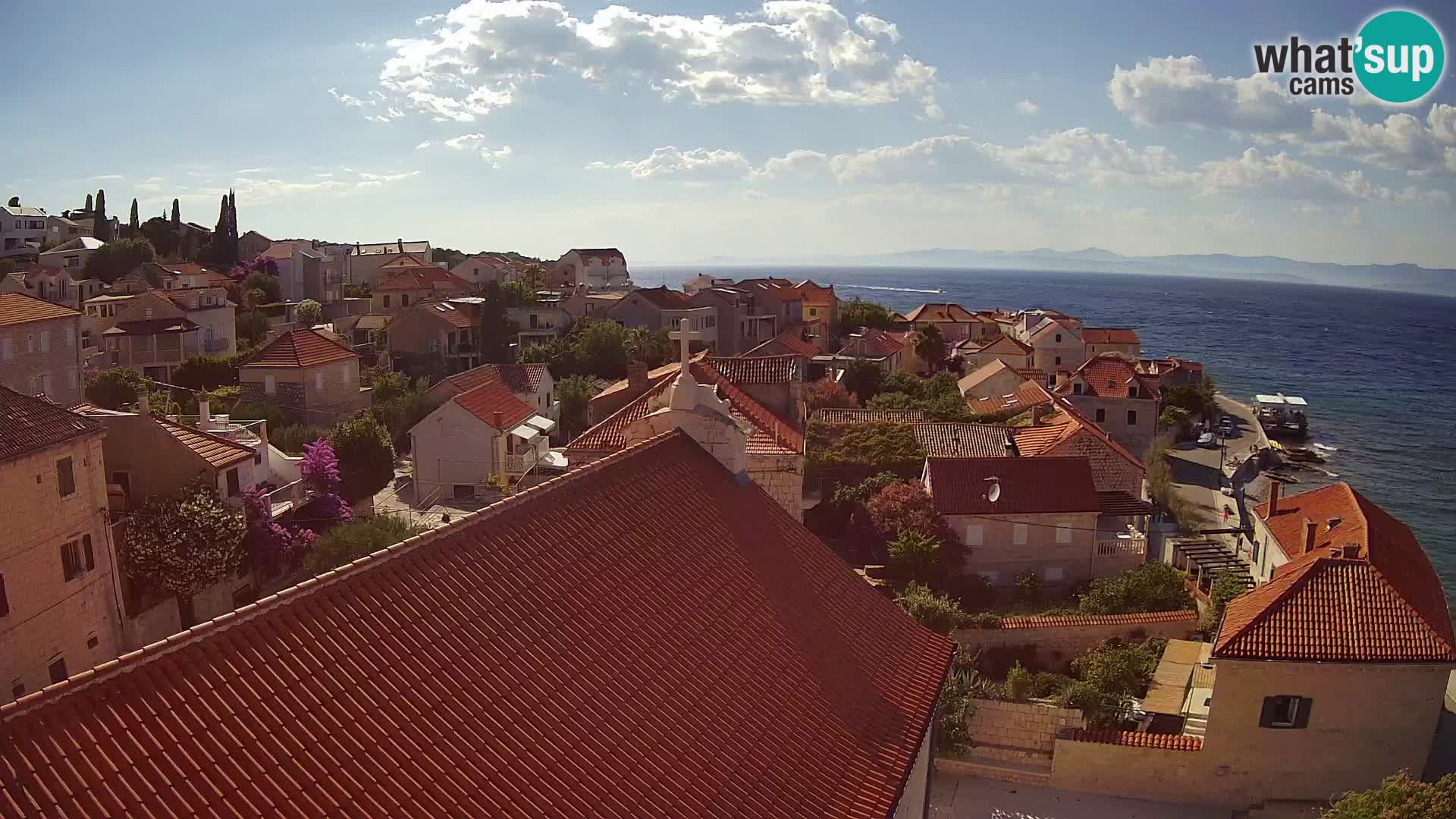 Spletna kamera Sutivan panorama – pogled v živo z otoka Brač