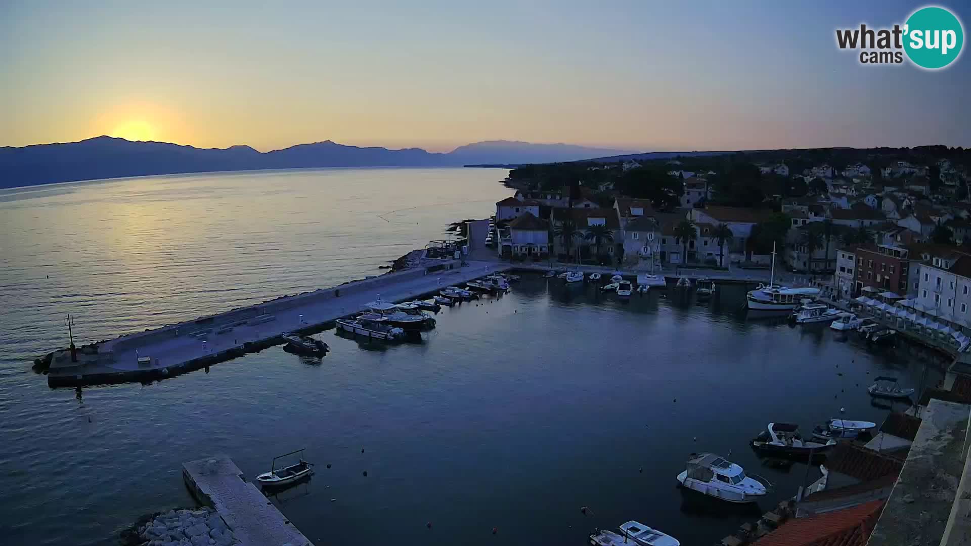 Web kamera Sutivan panorama – Pogled uživo s otoka Brača