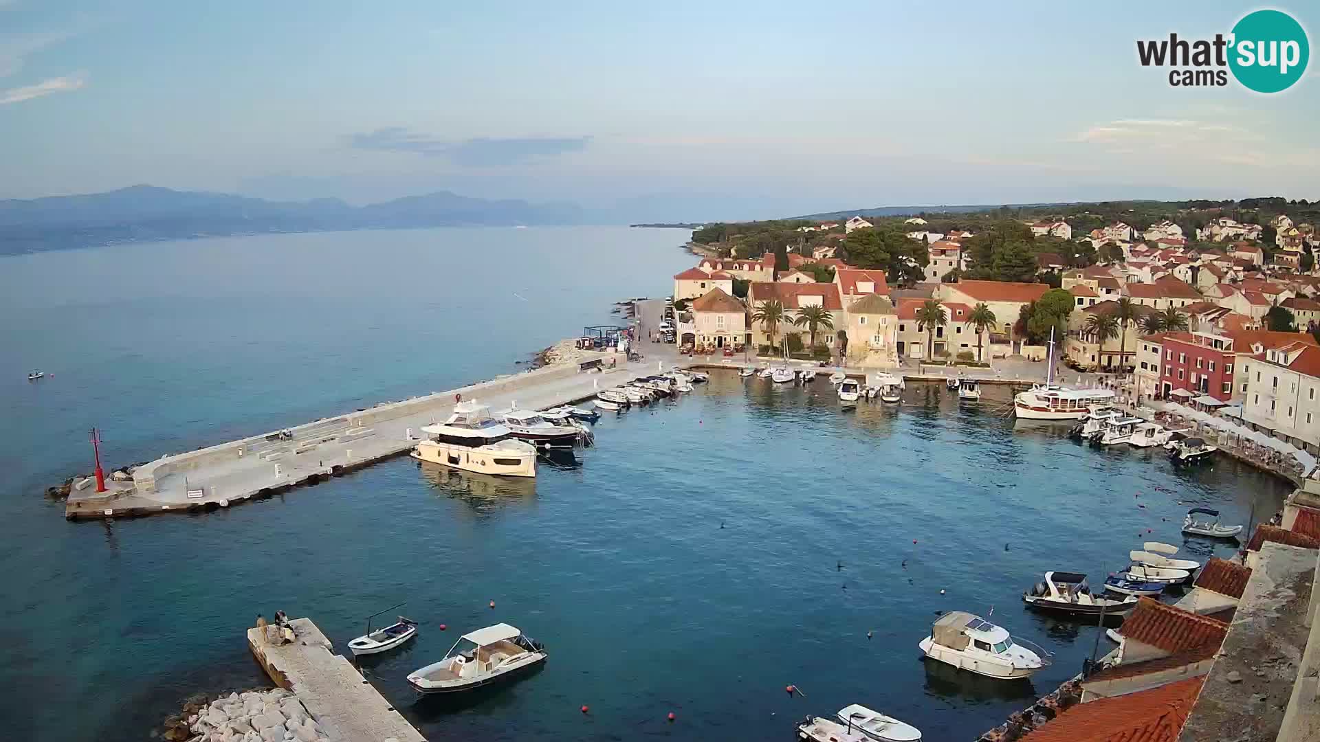 Spletna kamera Sutivan panorama – pogled v živo z otoka Brač