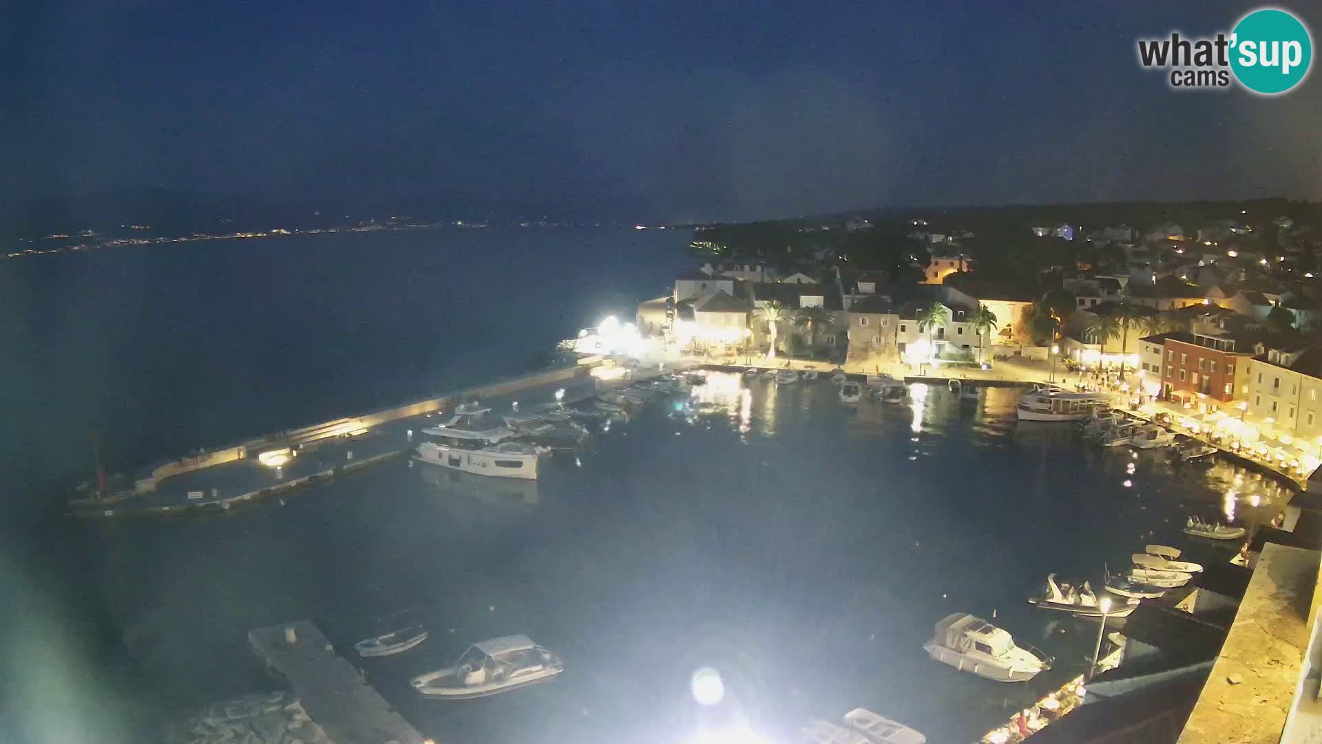 Spletna kamera Sutivan panorama – pogled v živo z otoka Brač