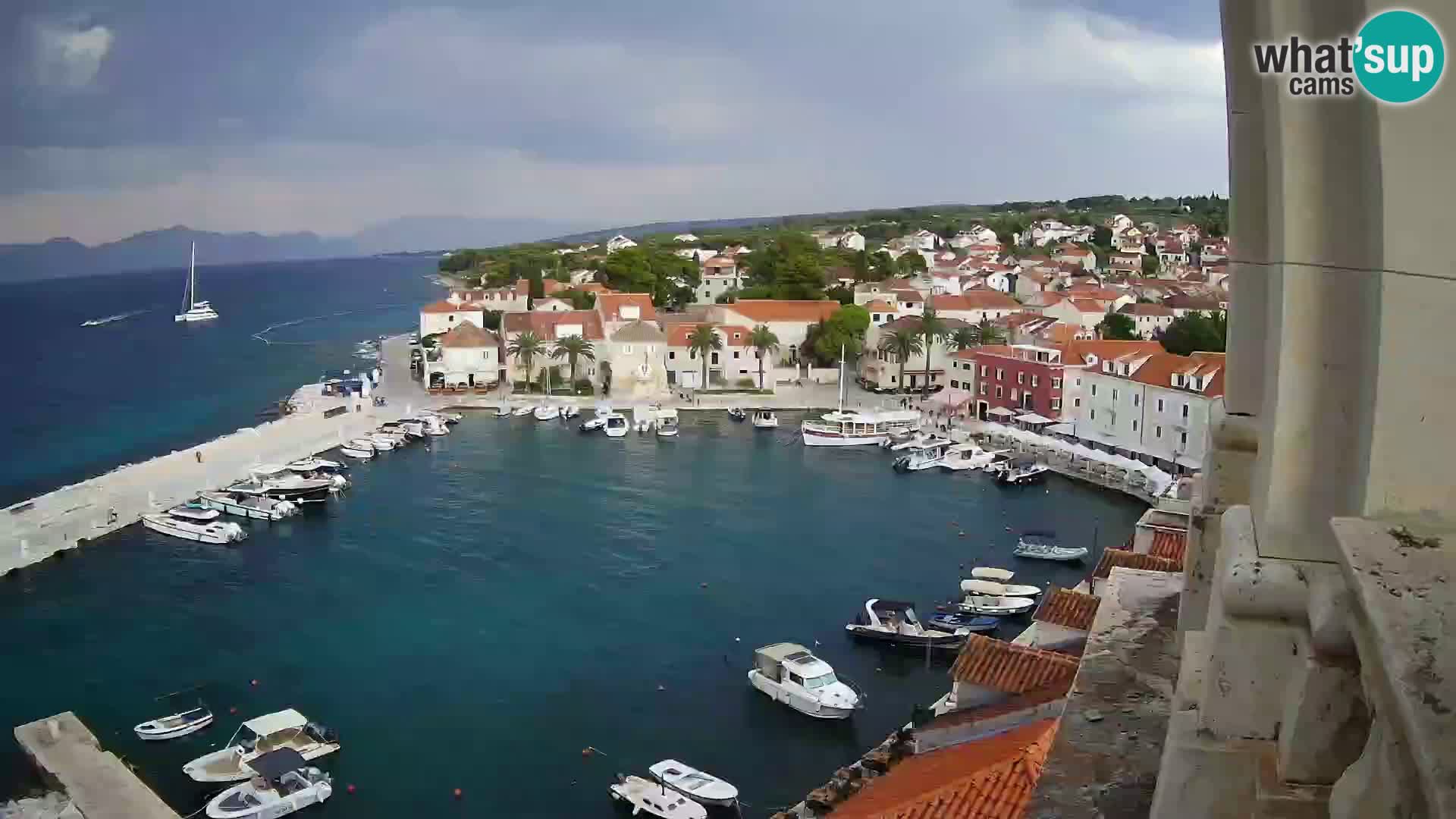 Spletna kamera Sutivan panorama – pogled v živo z otoka Brač