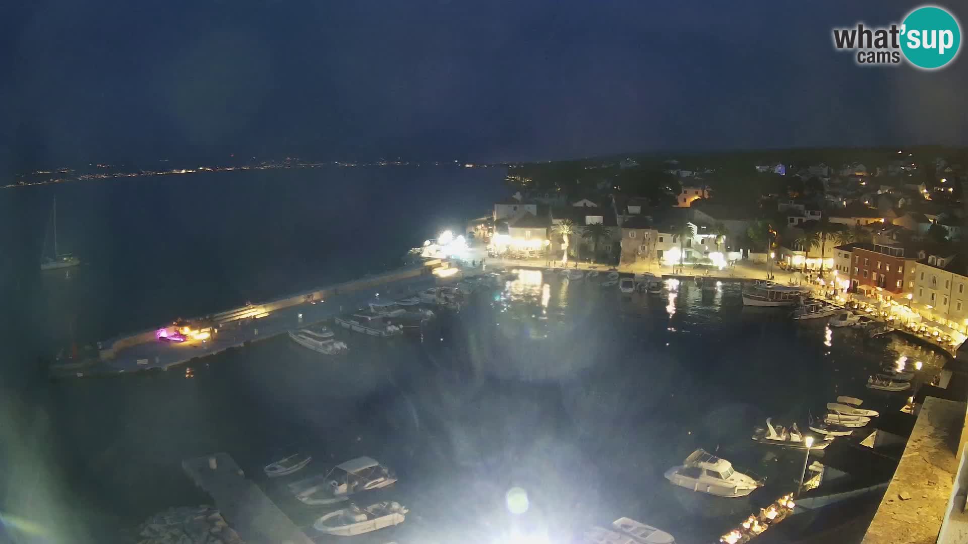 Spletna kamera Sutivan panorama – pogled v živo z otoka Brač
