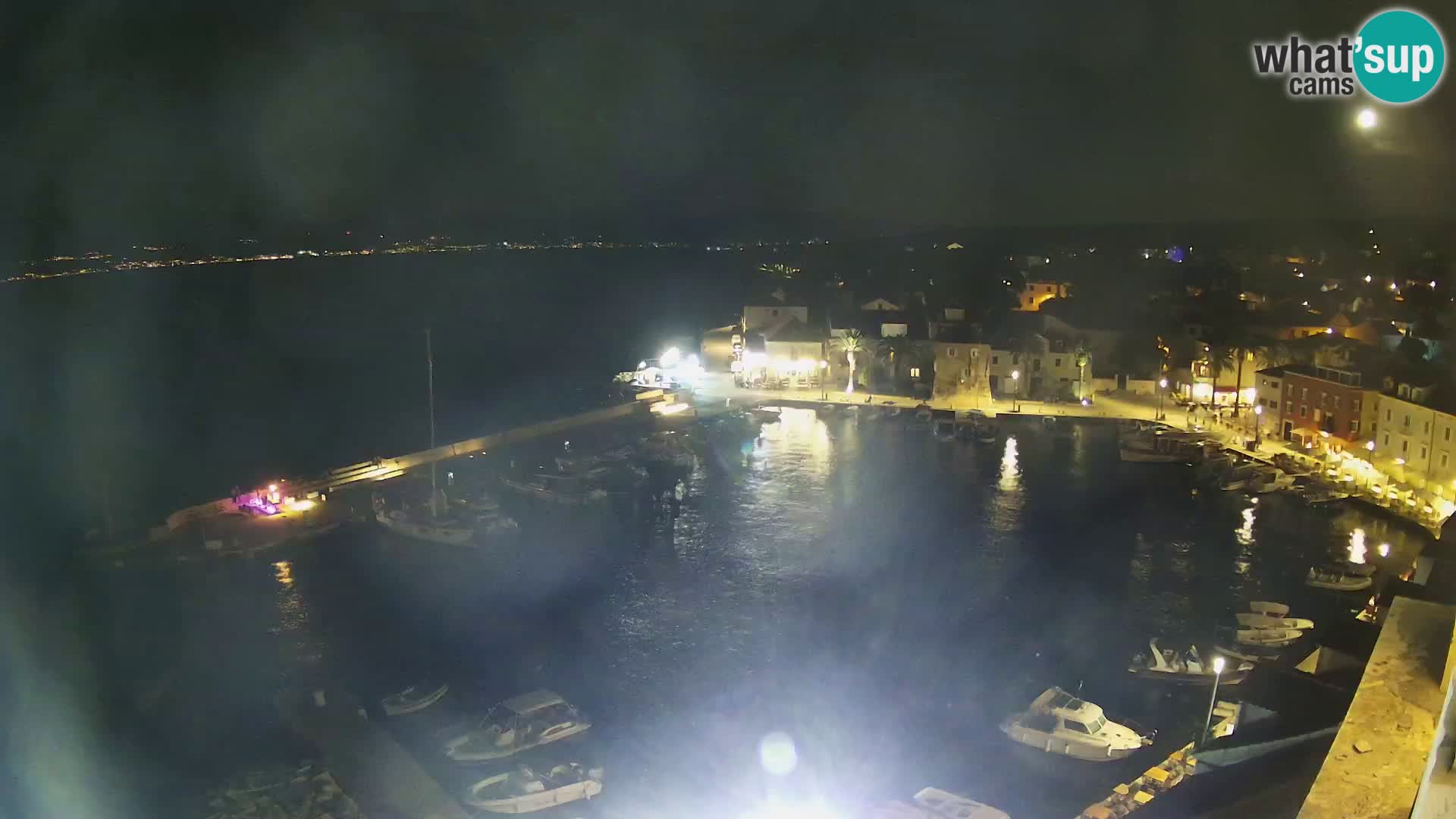Spletna kamera Sutivan panorama – pogled v živo z otoka Brač