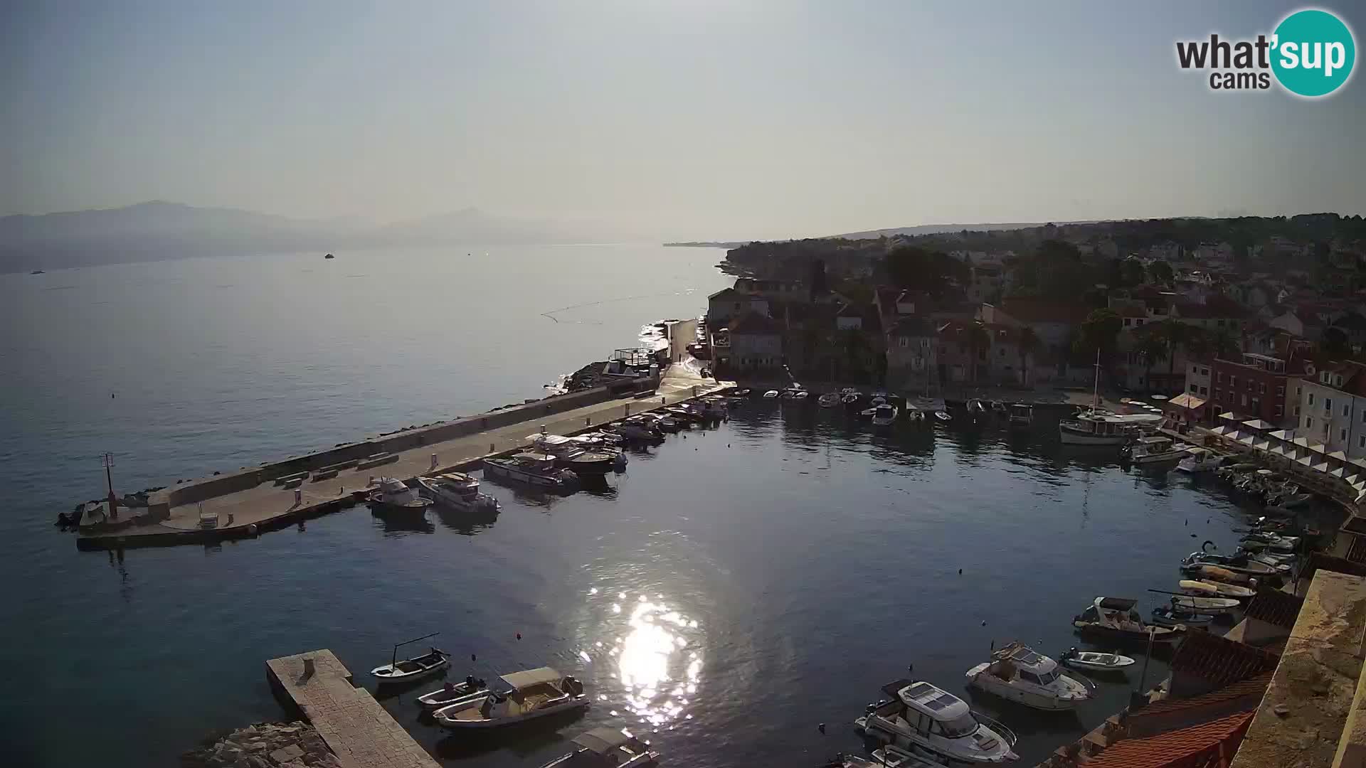 Spletna kamera Sutivan panorama – pogled v živo z otoka Brač