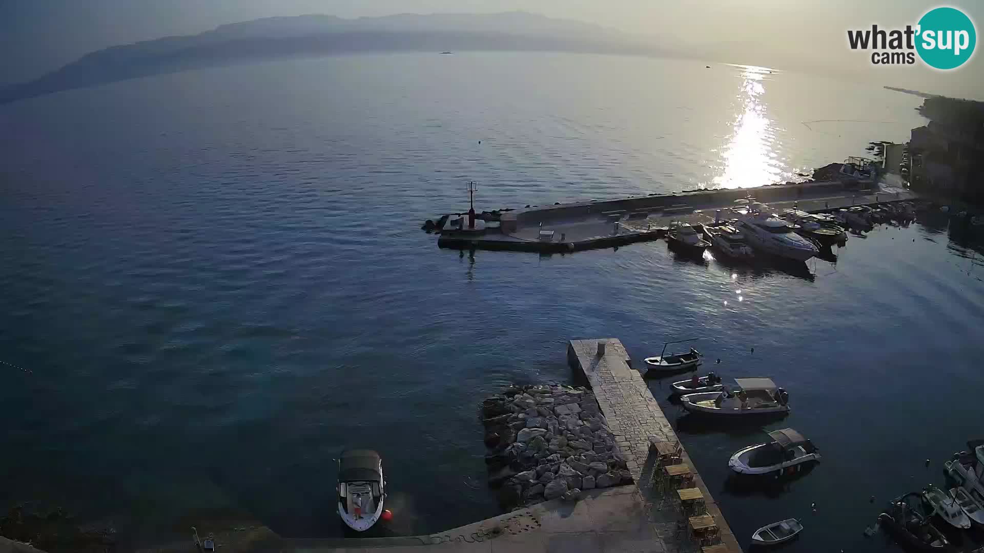 Spletna kamera Sutivan panorama – pogled v živo z otoka Brač
