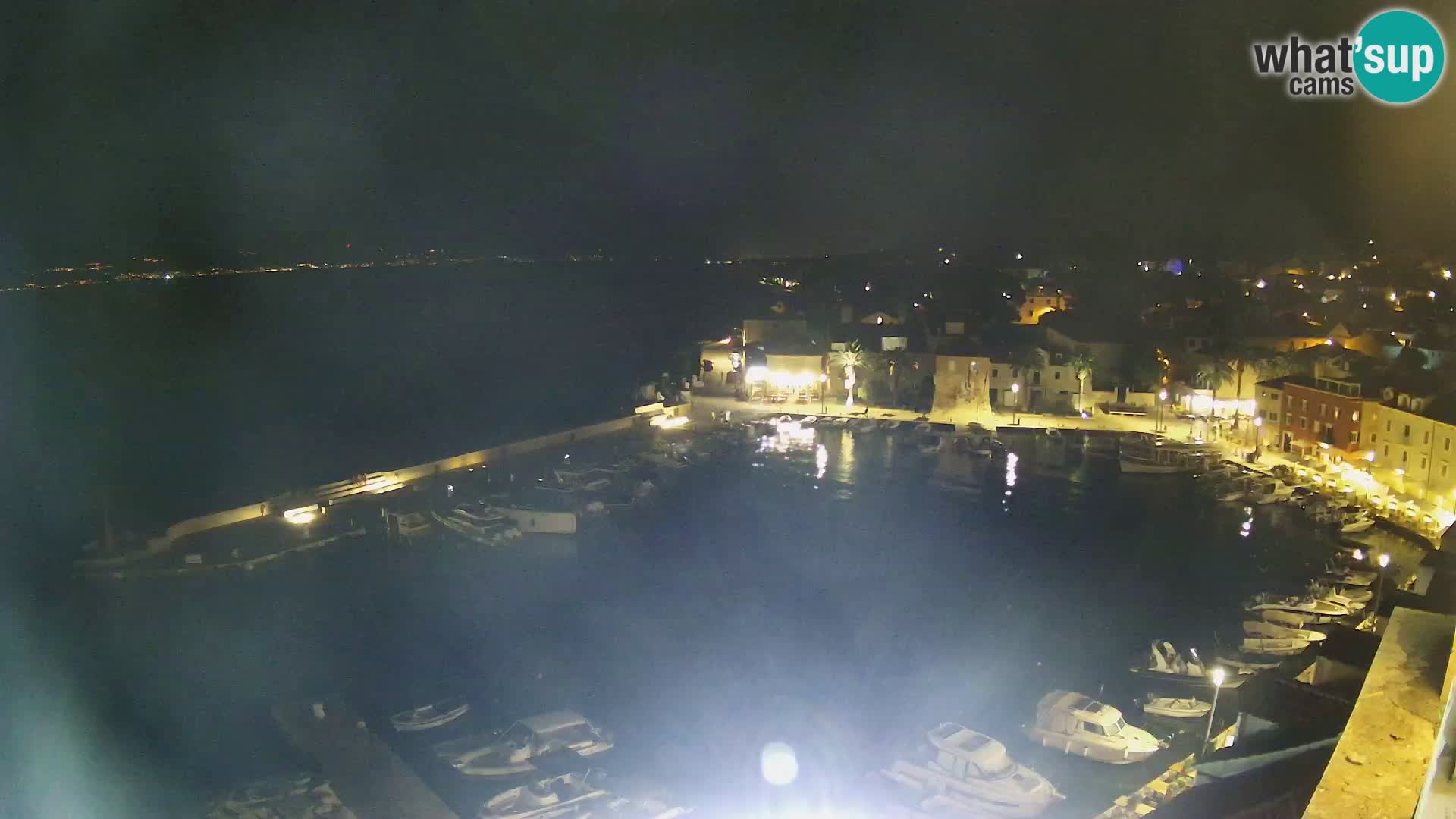 Spletna kamera Sutivan panorama – pogled v živo z otoka Brač