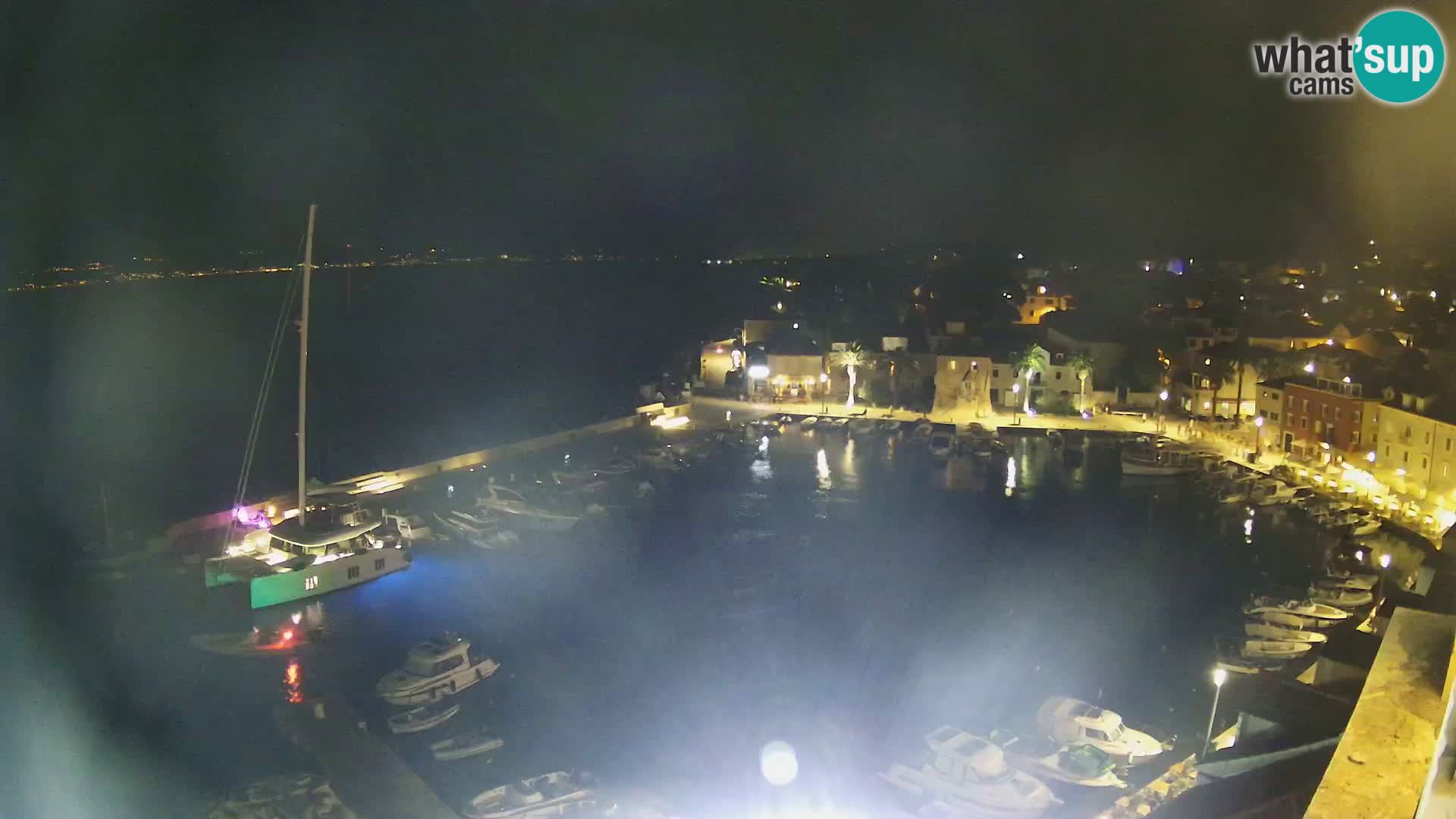 Spletna kamera Sutivan panorama – pogled v živo z otoka Brač
