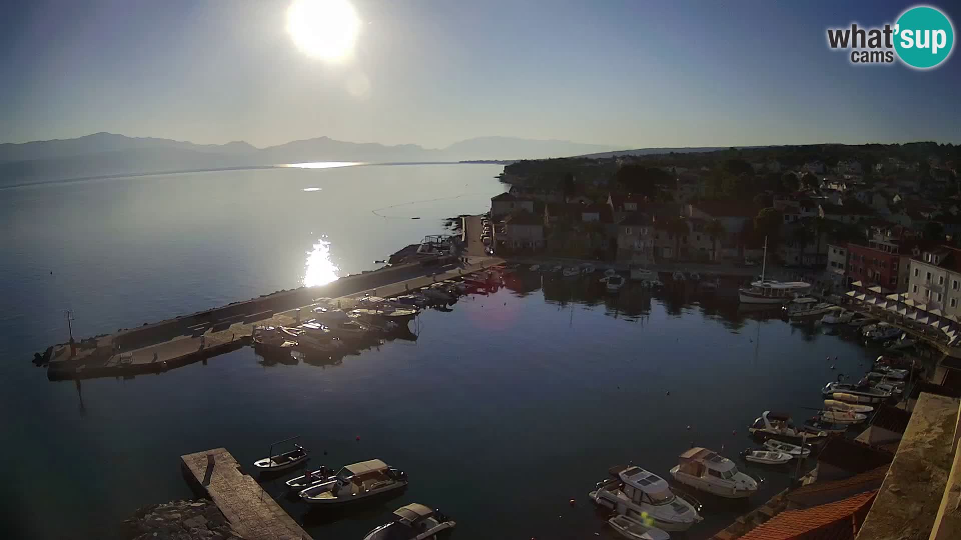 Spletna kamera Sutivan panorama – pogled v živo z otoka Brač