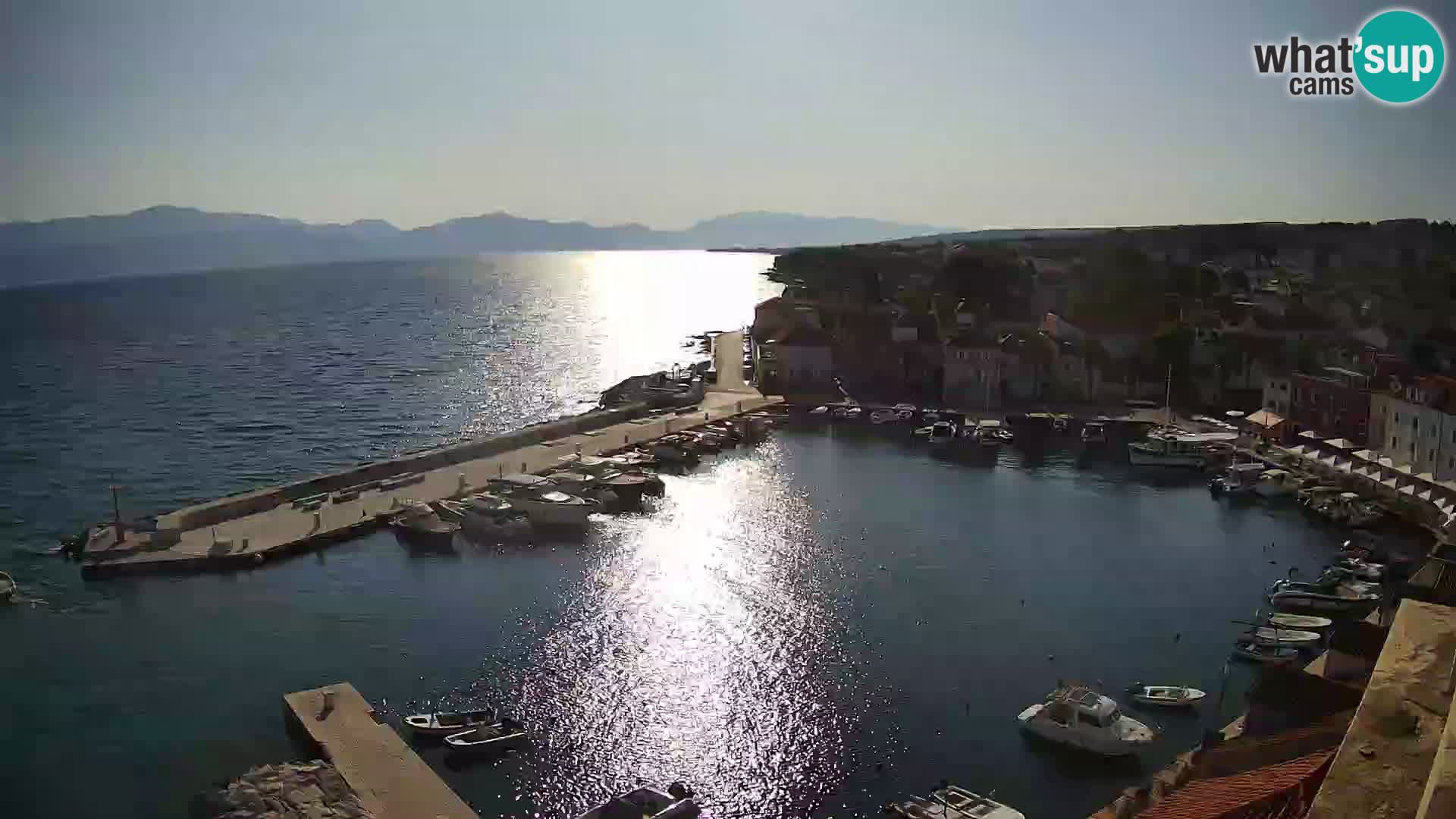Spletna kamera Sutivan panorama – pogled v živo z otoka Brač