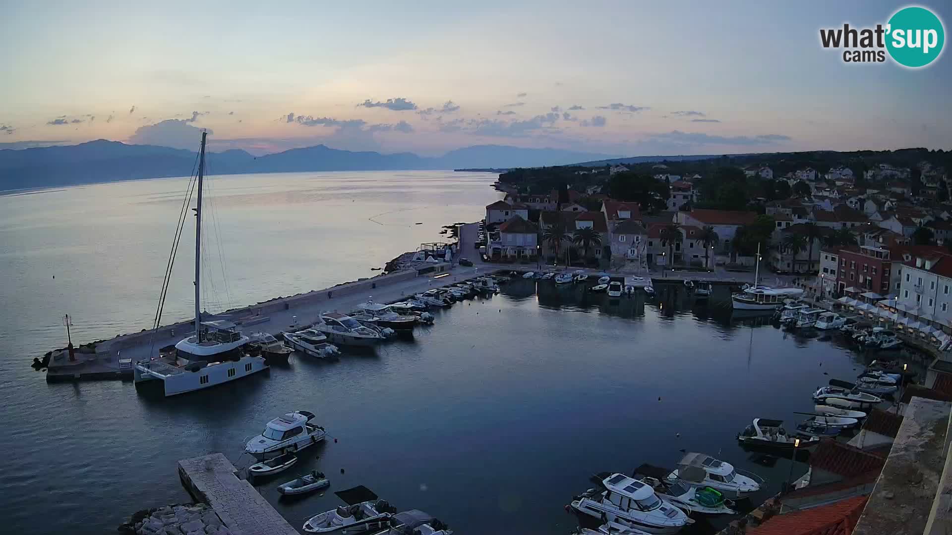 Web kamera Sutivan panorama – Pogled uživo s otoka Brača