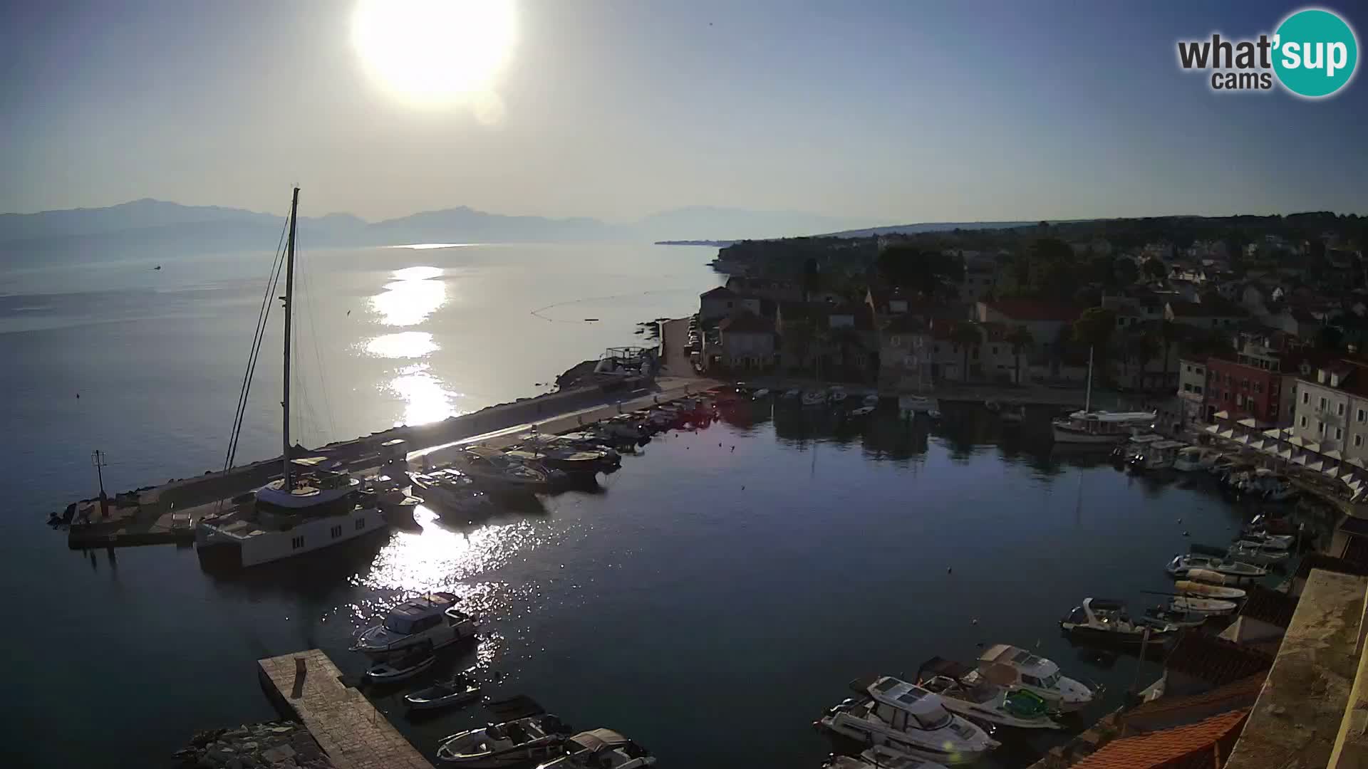 Spletna kamera Sutivan panorama – pogled v živo z otoka Brač