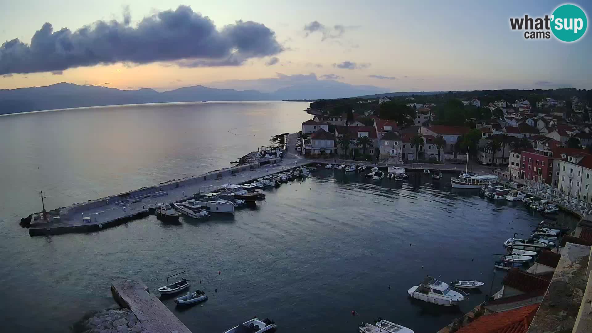 Web kamera Sutivan panorama – Pogled uživo s otoka Brača