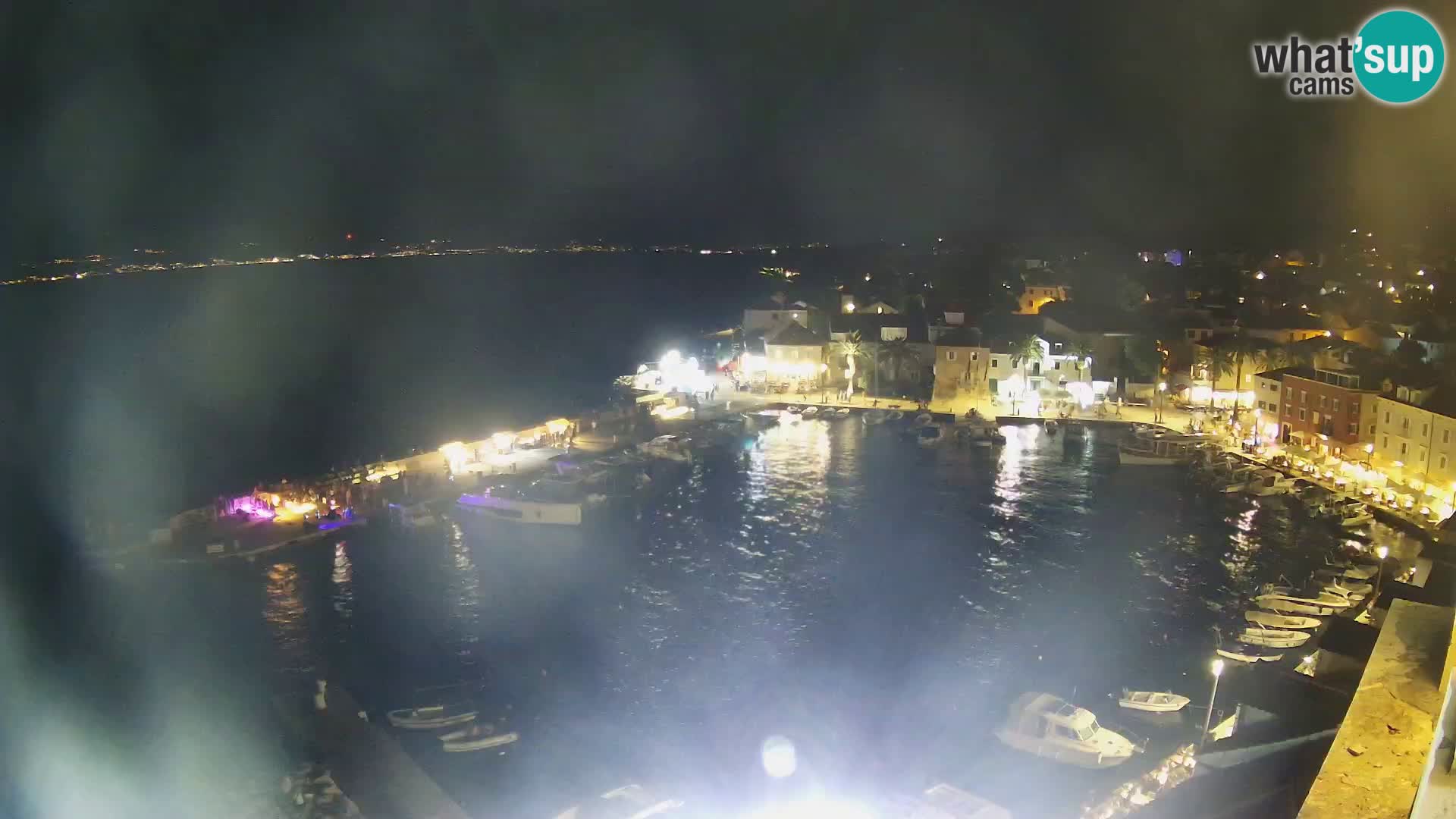 Spletna kamera Sutivan panorama – pogled v živo z otoka Brač
