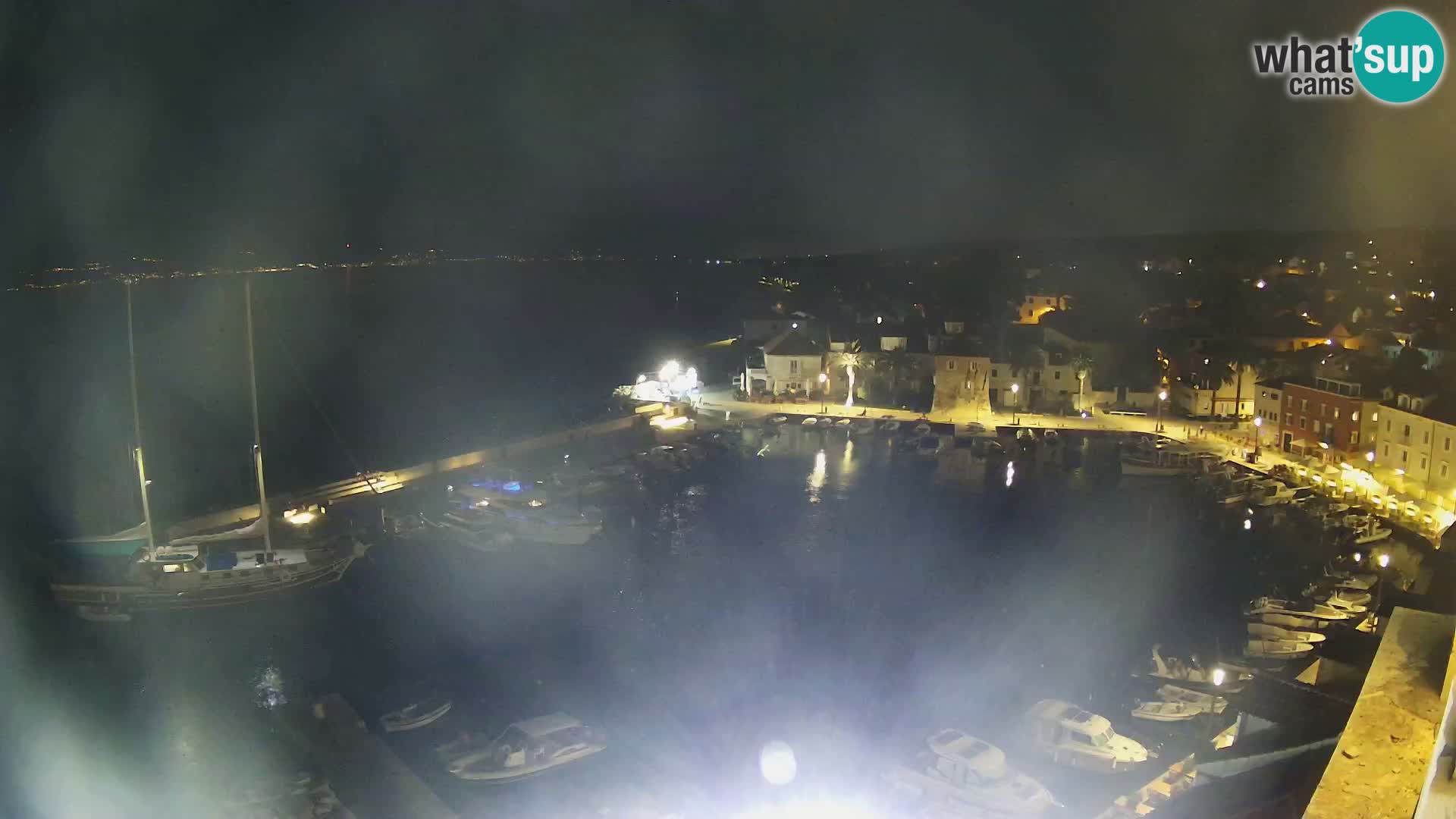 Spletna kamera Sutivan panorama – pogled v živo z otoka Brač