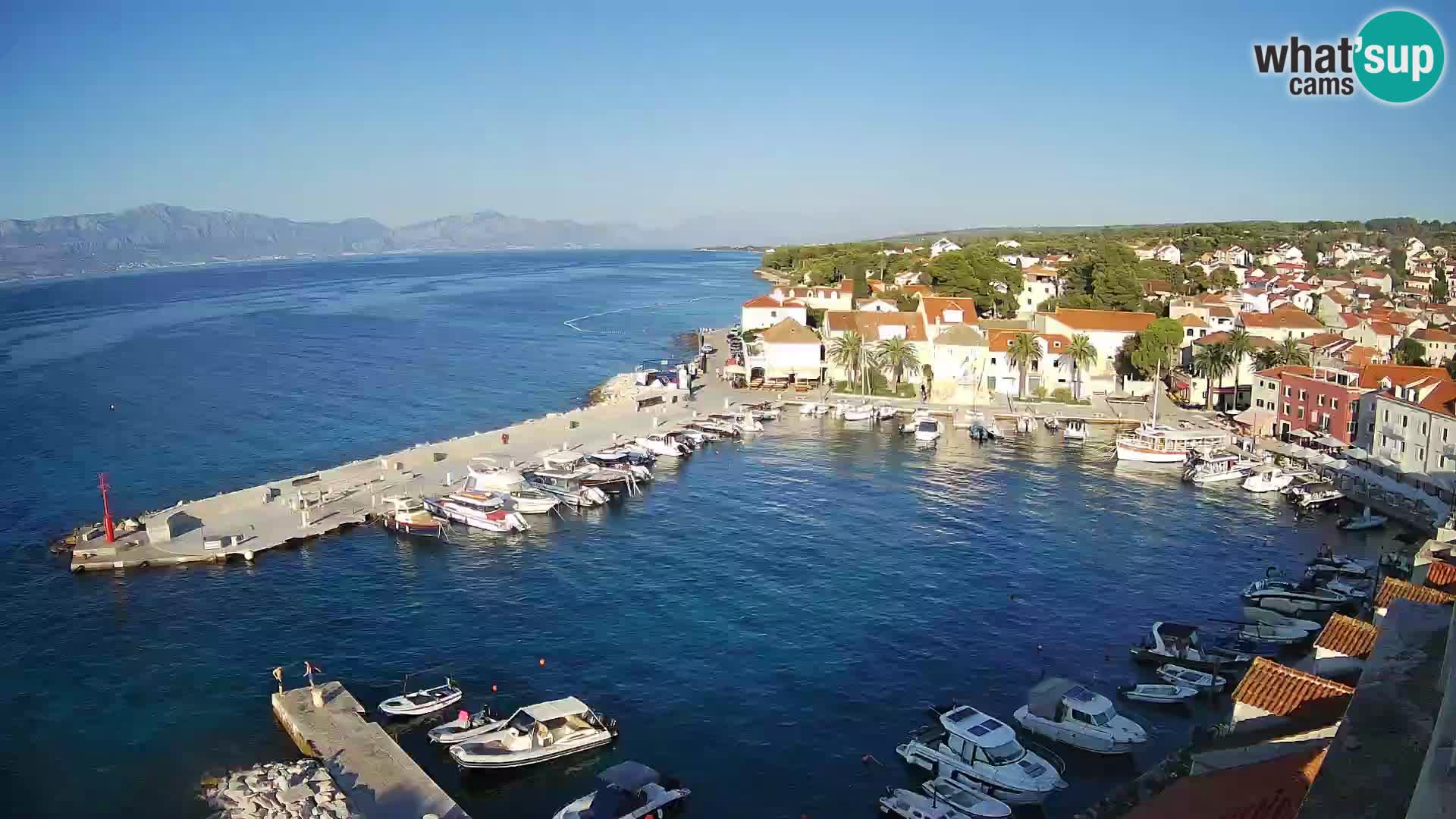 Spletna kamera Sutivan panorama – pogled v živo z otoka Brač
