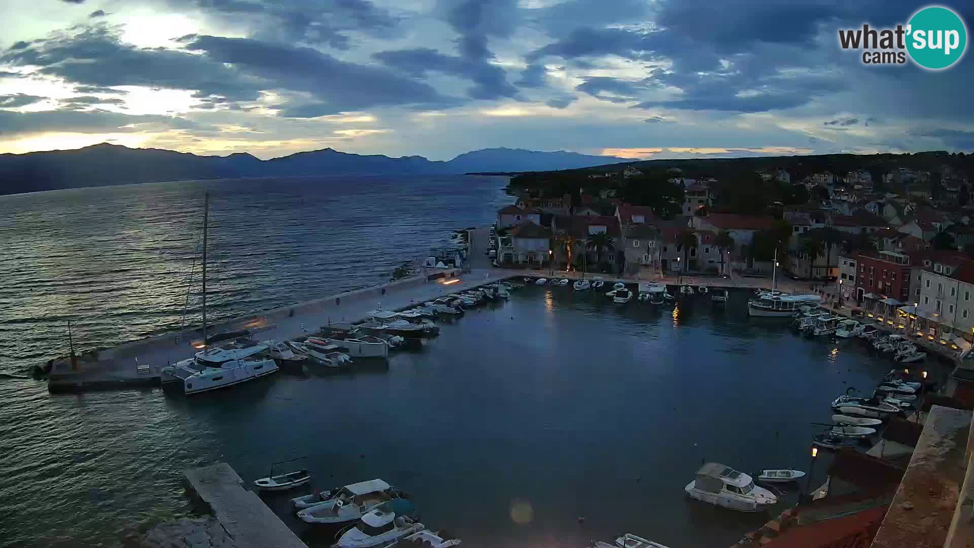 Web kamera Sutivan panorama – Pogled uživo s otoka Brača