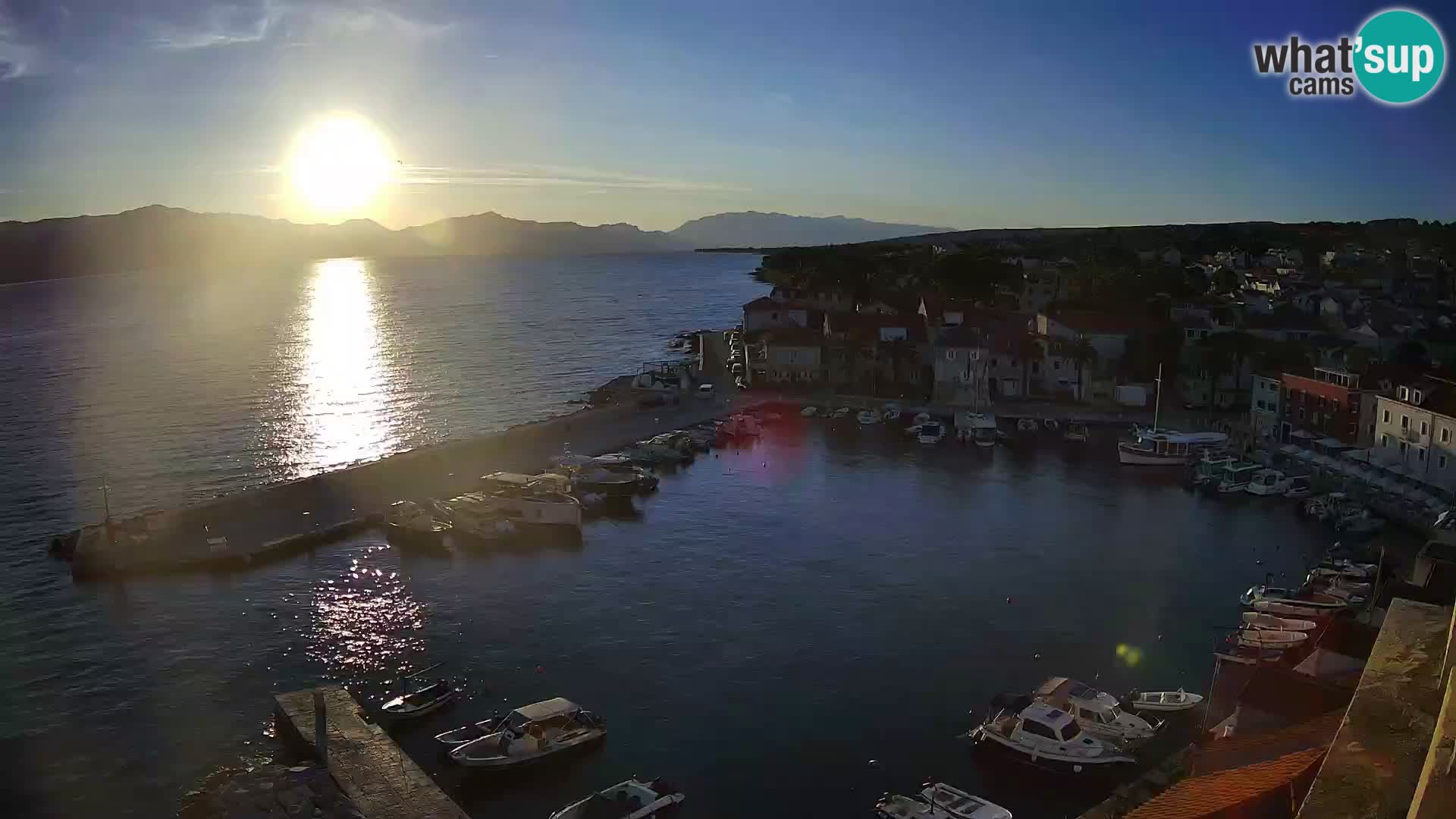 Spletna kamera Sutivan panorama – pogled v živo z otoka Brač