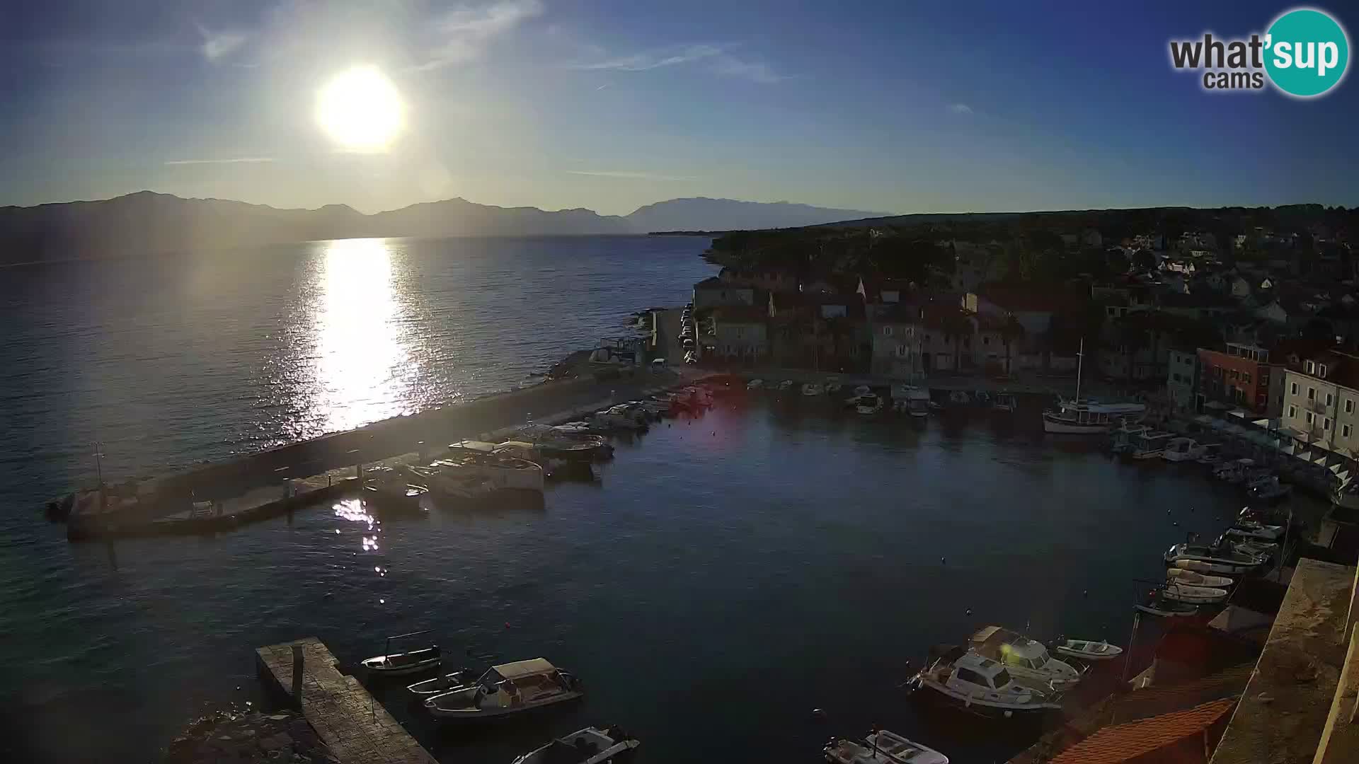Spletna kamera Sutivan panorama – pogled v živo z otoka Brač
