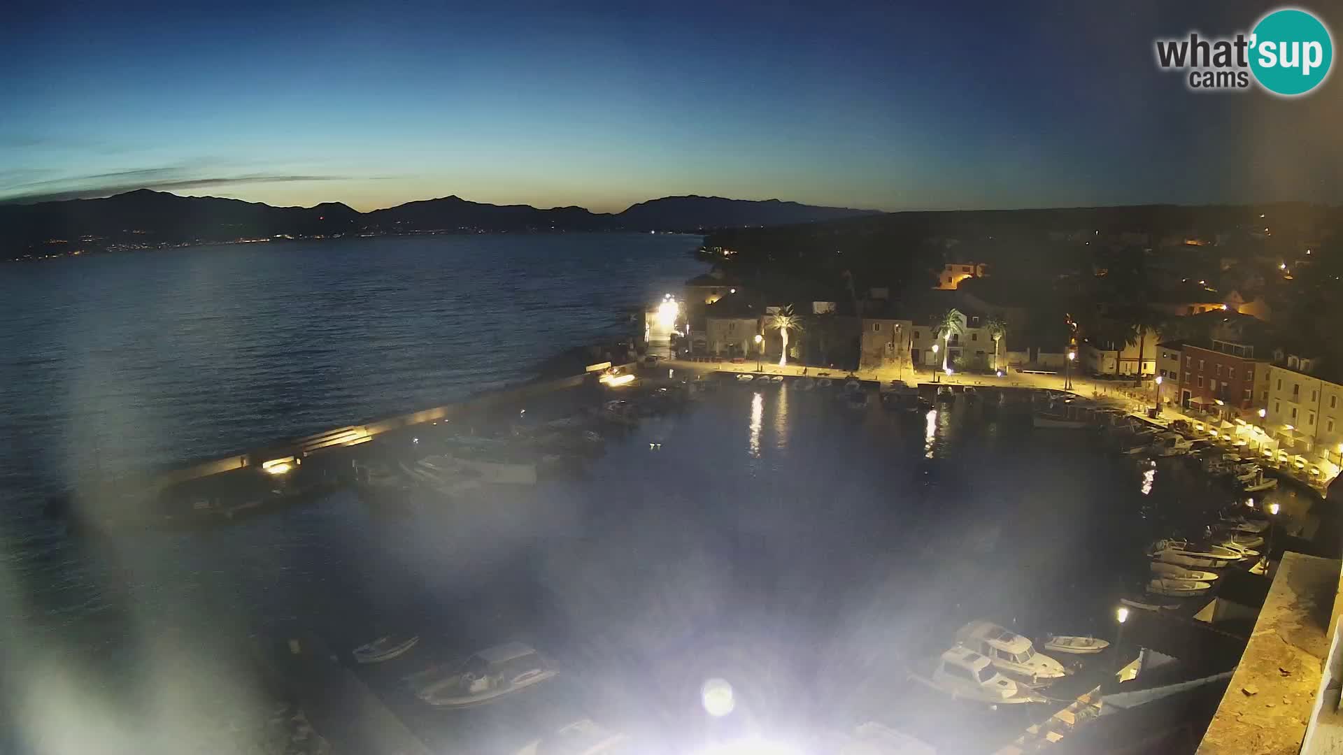 Web kamera Sutivan panorama – Pogled uživo s otoka Brača
