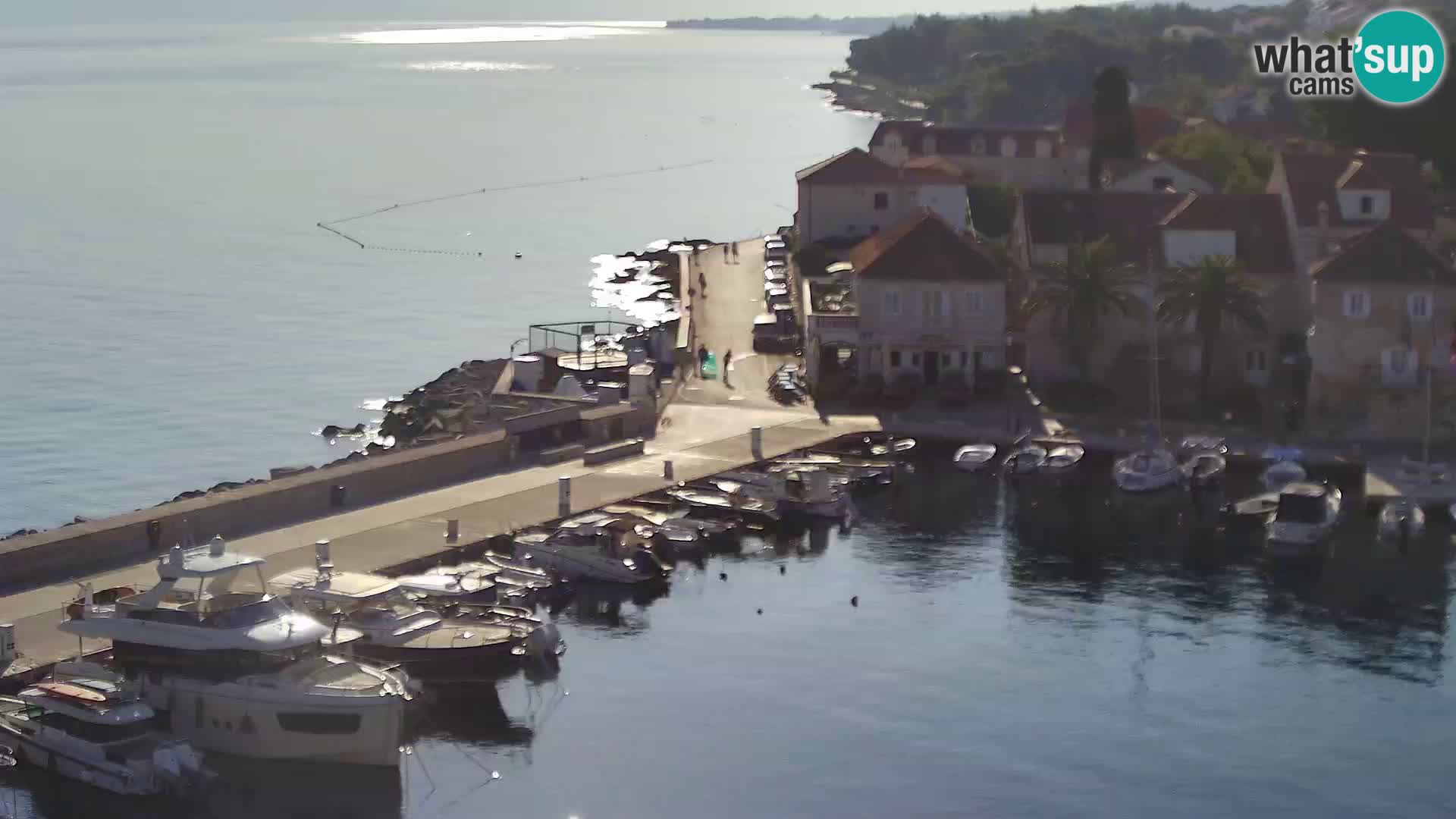 Spletna kamera Sutivan panorama – pogled v živo z otoka Brač