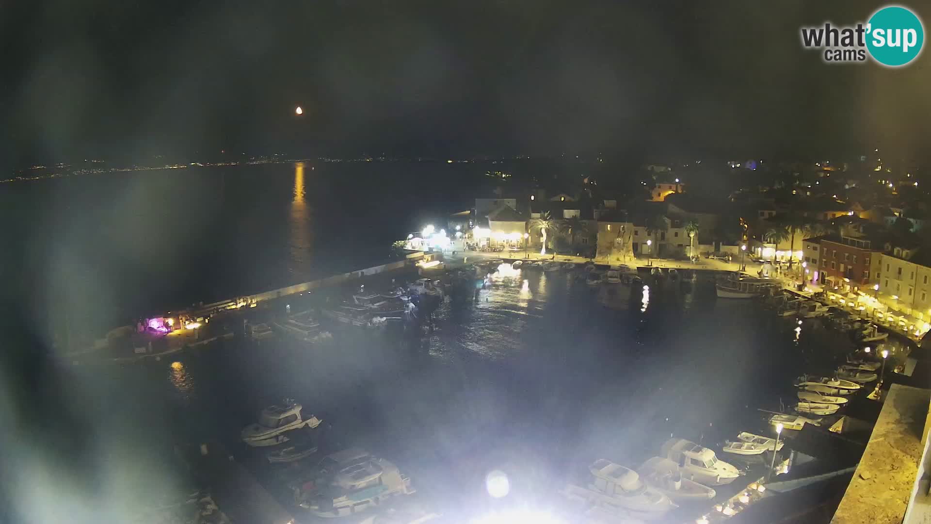 Spletna kamera Sutivan panorama – pogled v živo z otoka Brač