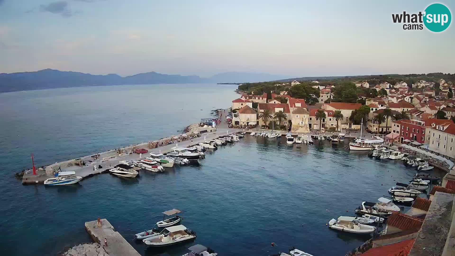 Web kamera Sutivan panorama – Pogled uživo s otoka Brača
