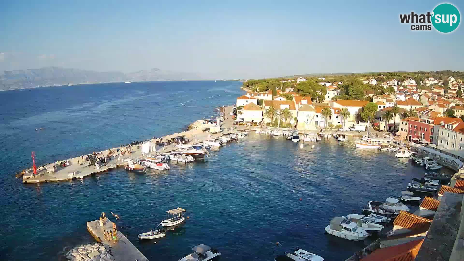 Spletna kamera Sutivan panorama – pogled v živo z otoka Brač