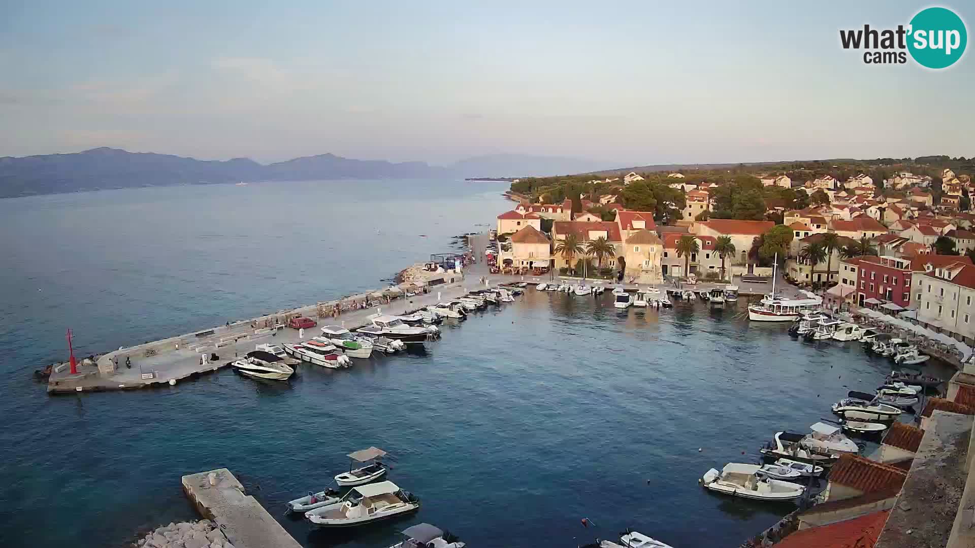 Spletna kamera Sutivan panorama – pogled v živo z otoka Brač