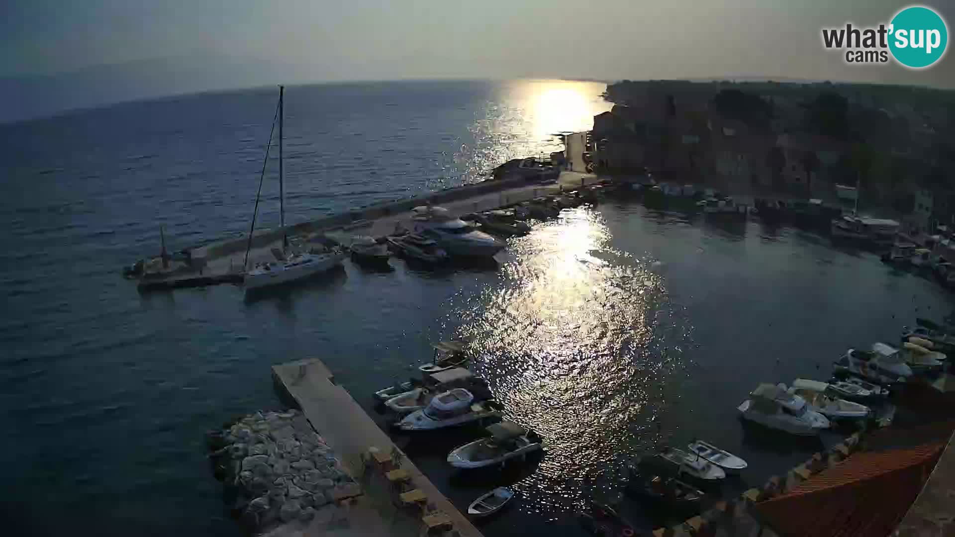 Web kamera Sutivan panorama – Pogled uživo s otoka Brača