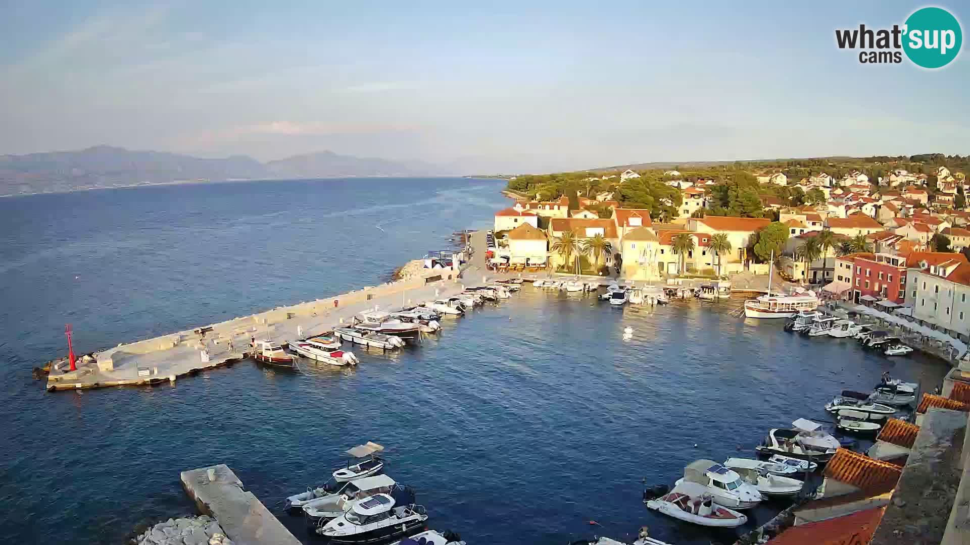 Spletna kamera Sutivan panorama – pogled v živo z otoka Brač