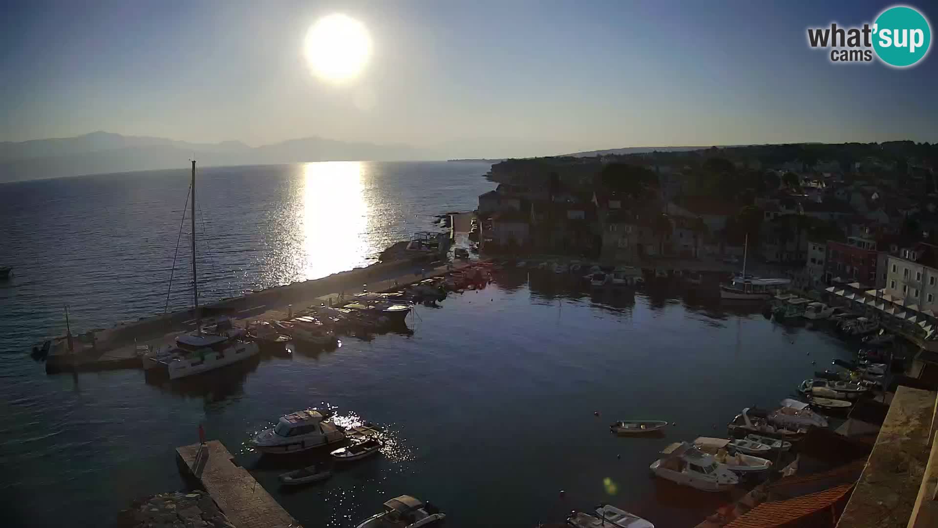 Web kamera Sutivan panorama – Pogled uživo s otoka Brača