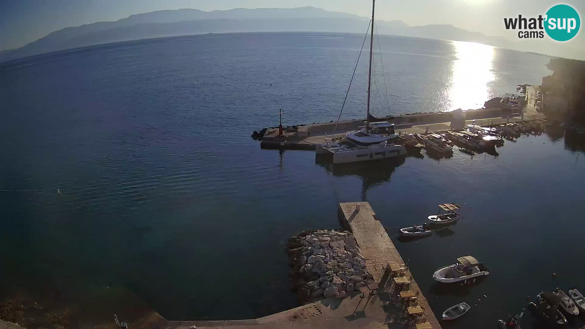 Web kamera Sutivan panorama – Pogled uživo s otoka Brača
