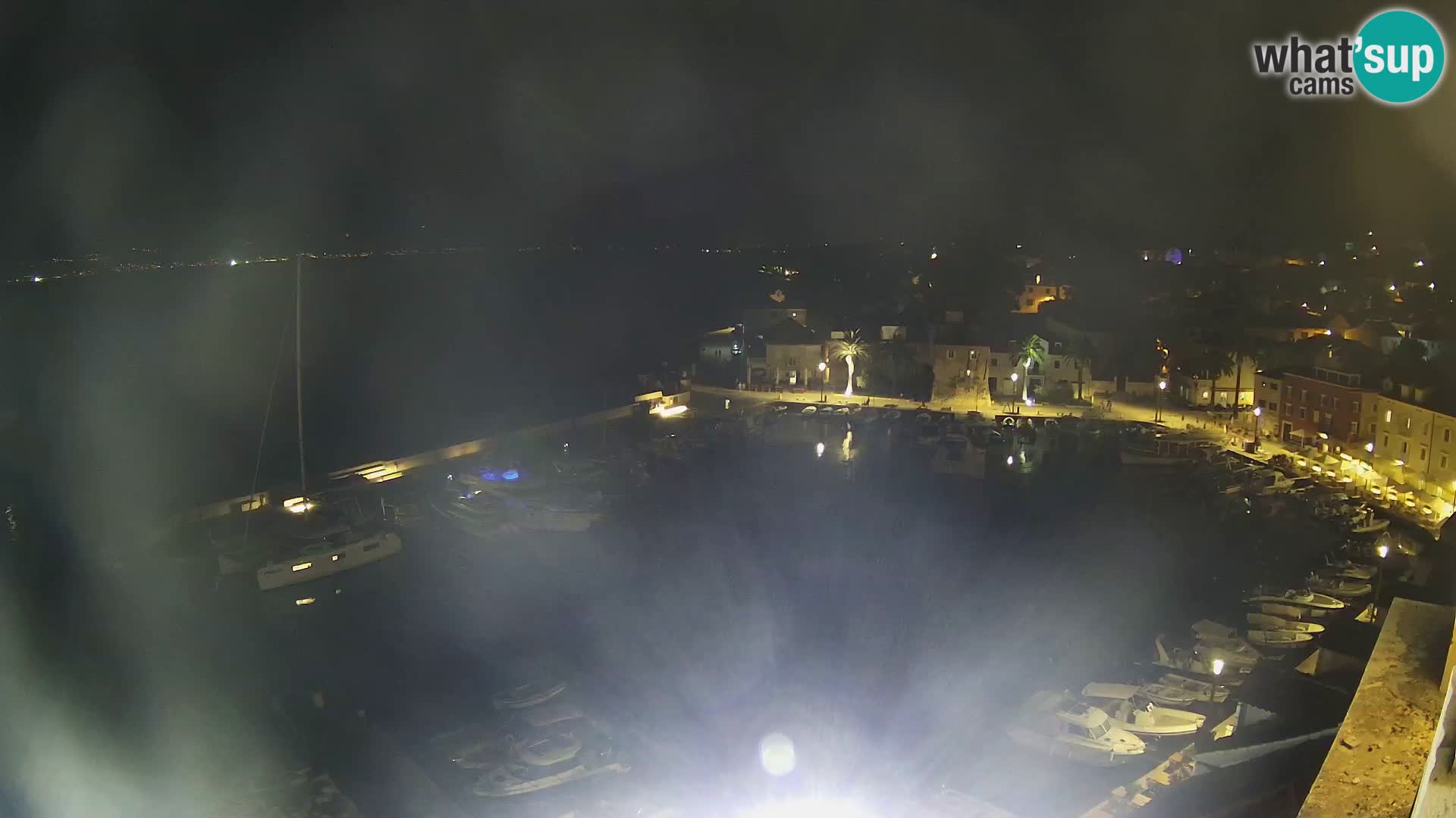 Spletna kamera Sutivan panorama – pogled v živo z otoka Brač