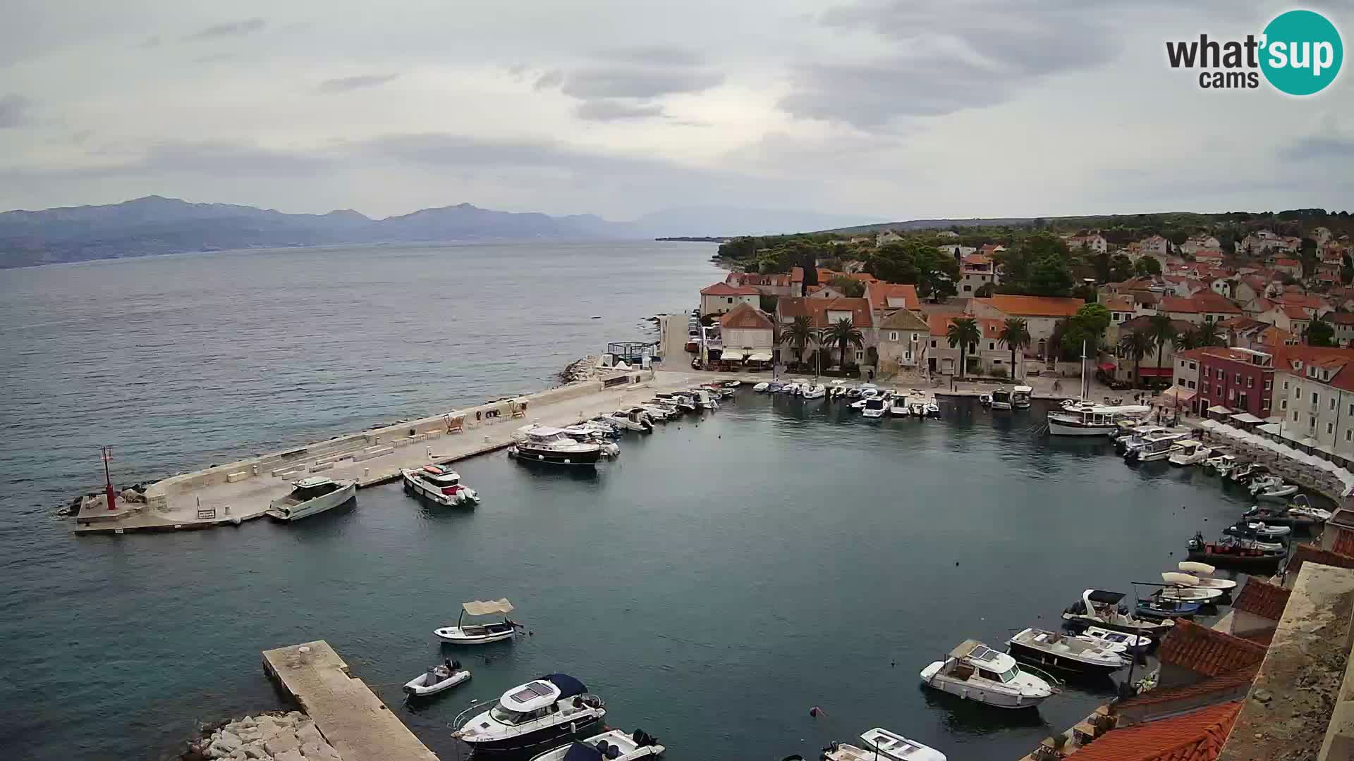 Spletna kamera Sutivan panorama – pogled v živo z otoka Brač