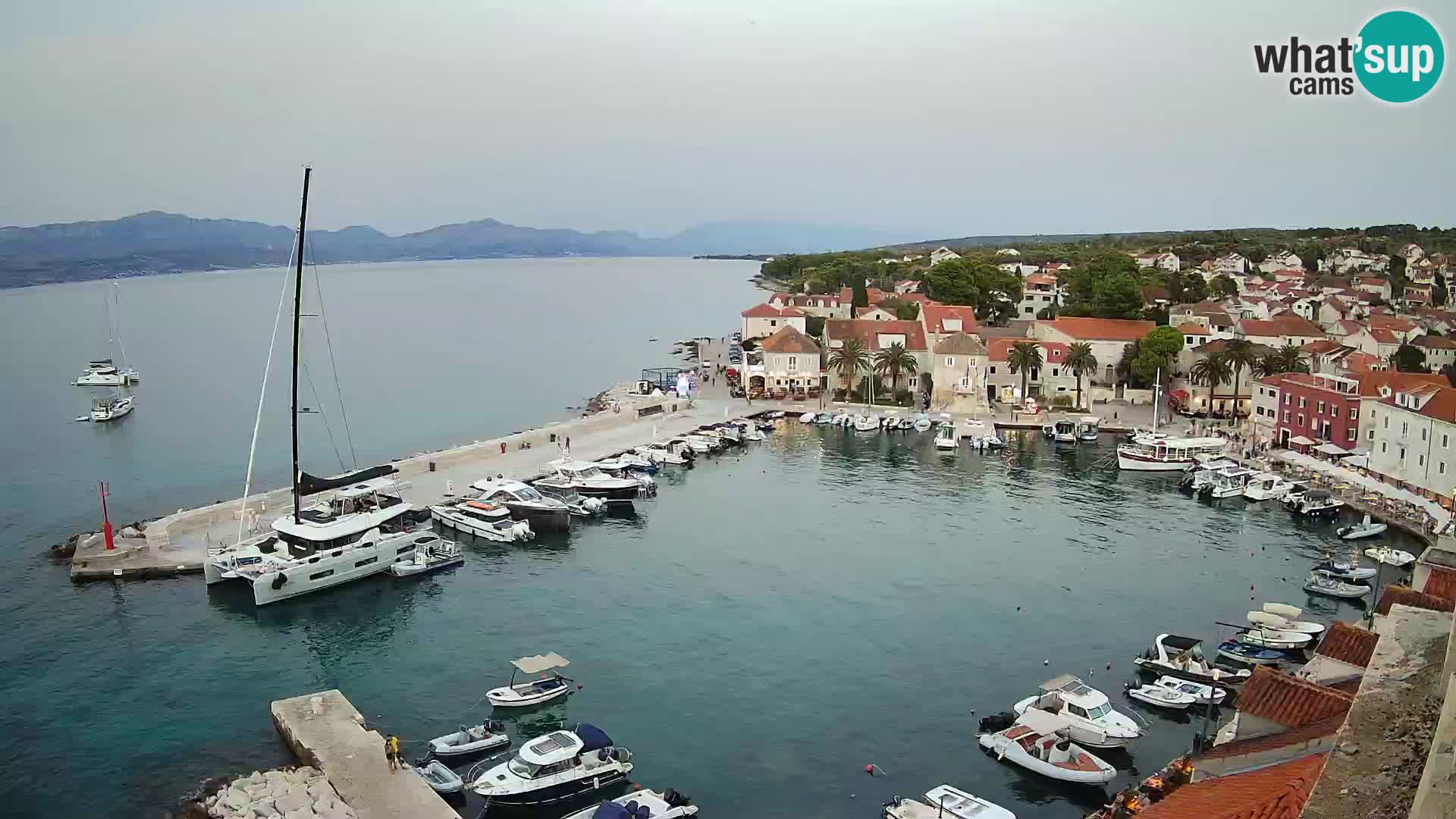 Web kamera Sutivan panorama – Pogled uživo s otoka Brača