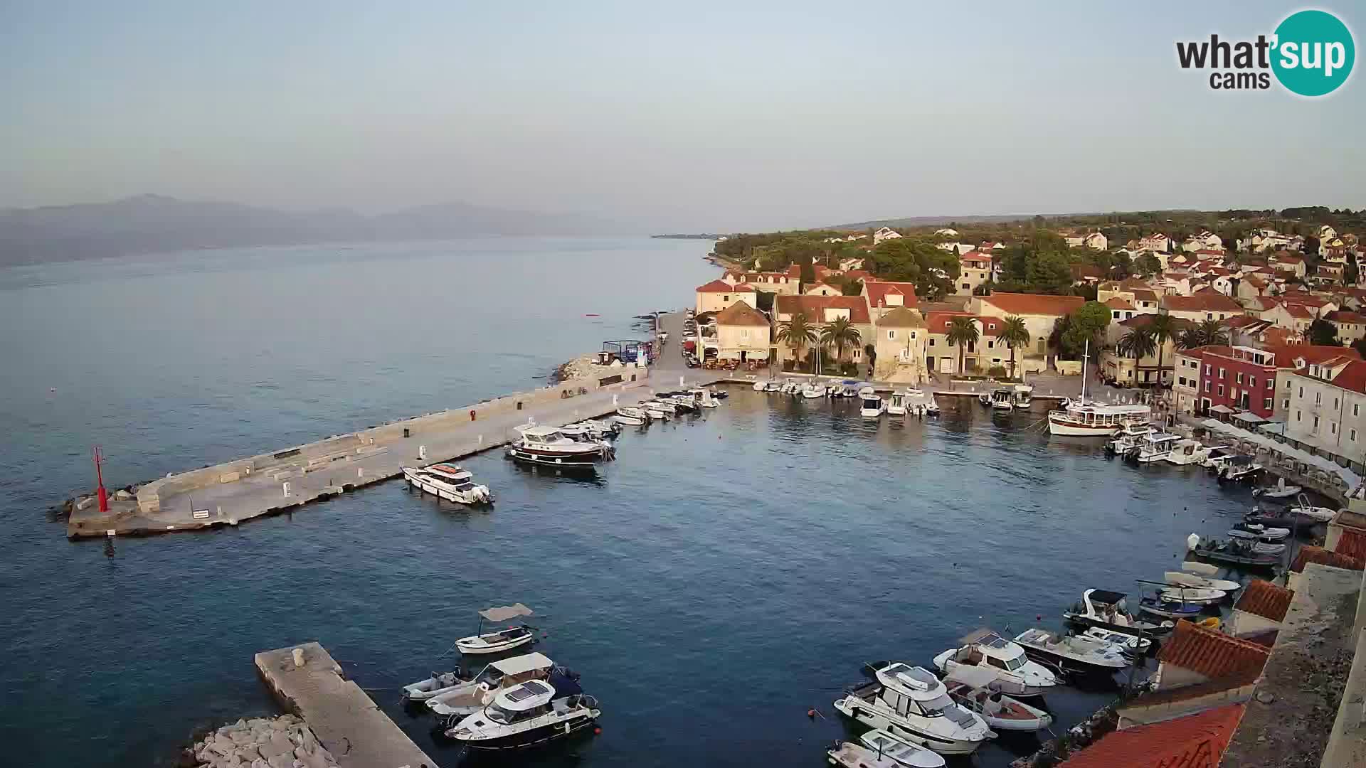 Spletna kamera Sutivan panorama – pogled v živo z otoka Brač