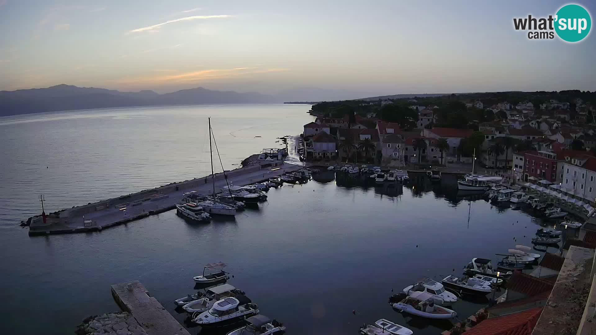 Spletna kamera Sutivan panorama – pogled v živo z otoka Brač