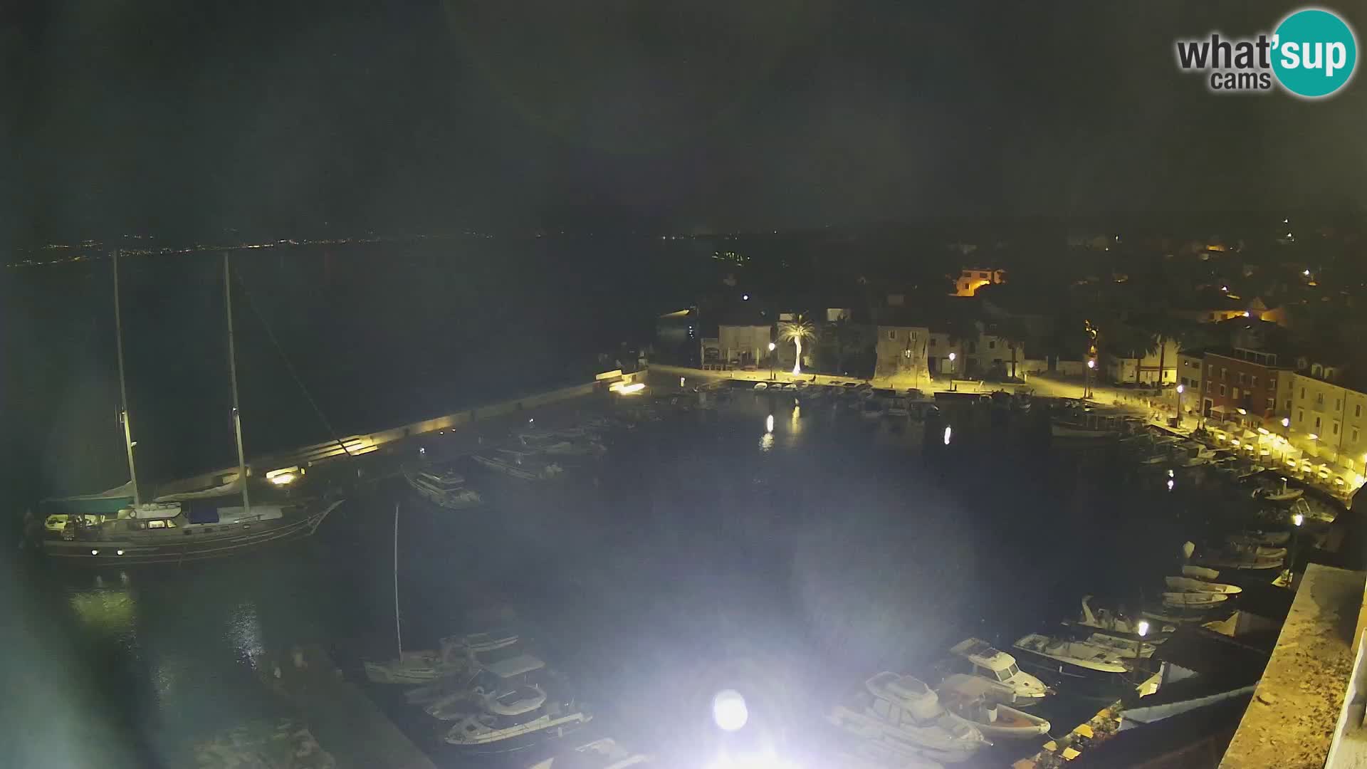 Spletna kamera Sutivan panorama – pogled v živo z otoka Brač