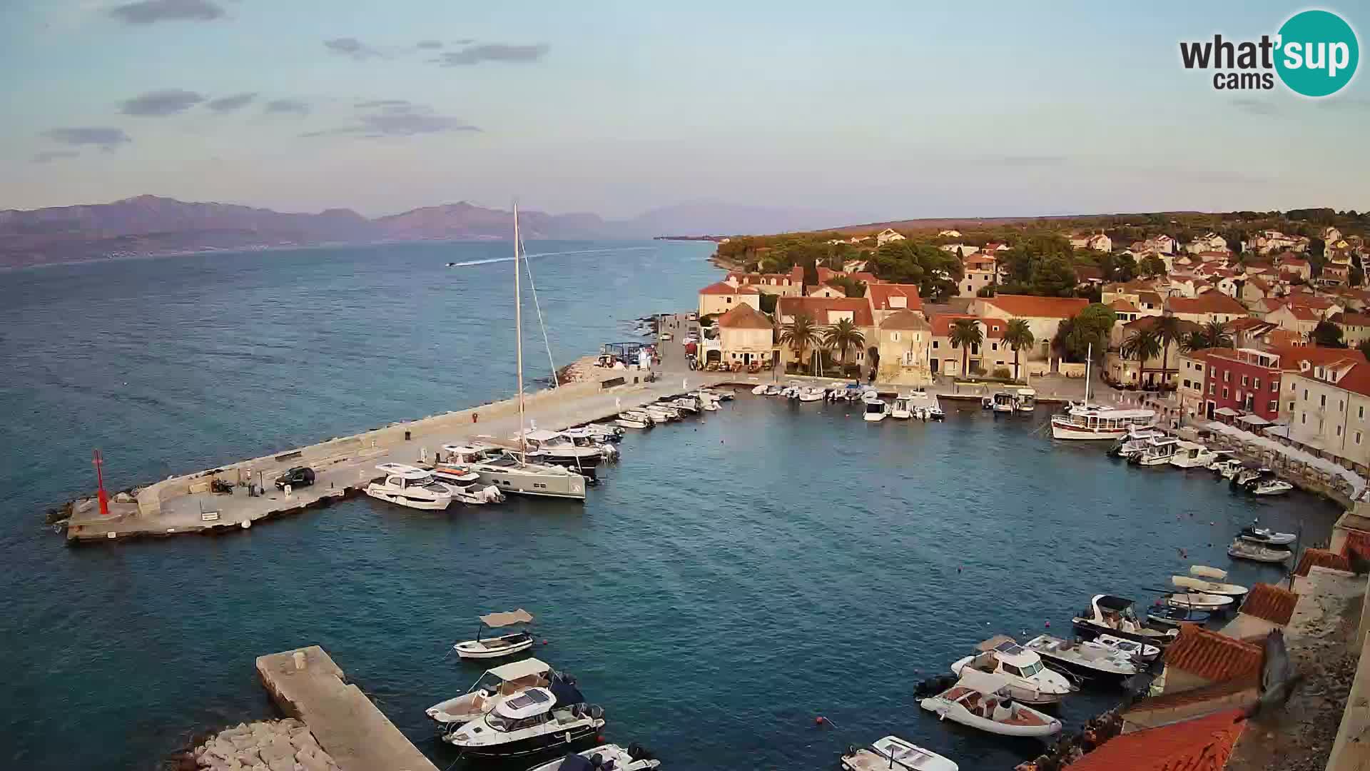 Web kamera Sutivan panorama – Pogled uživo s otoka Brača