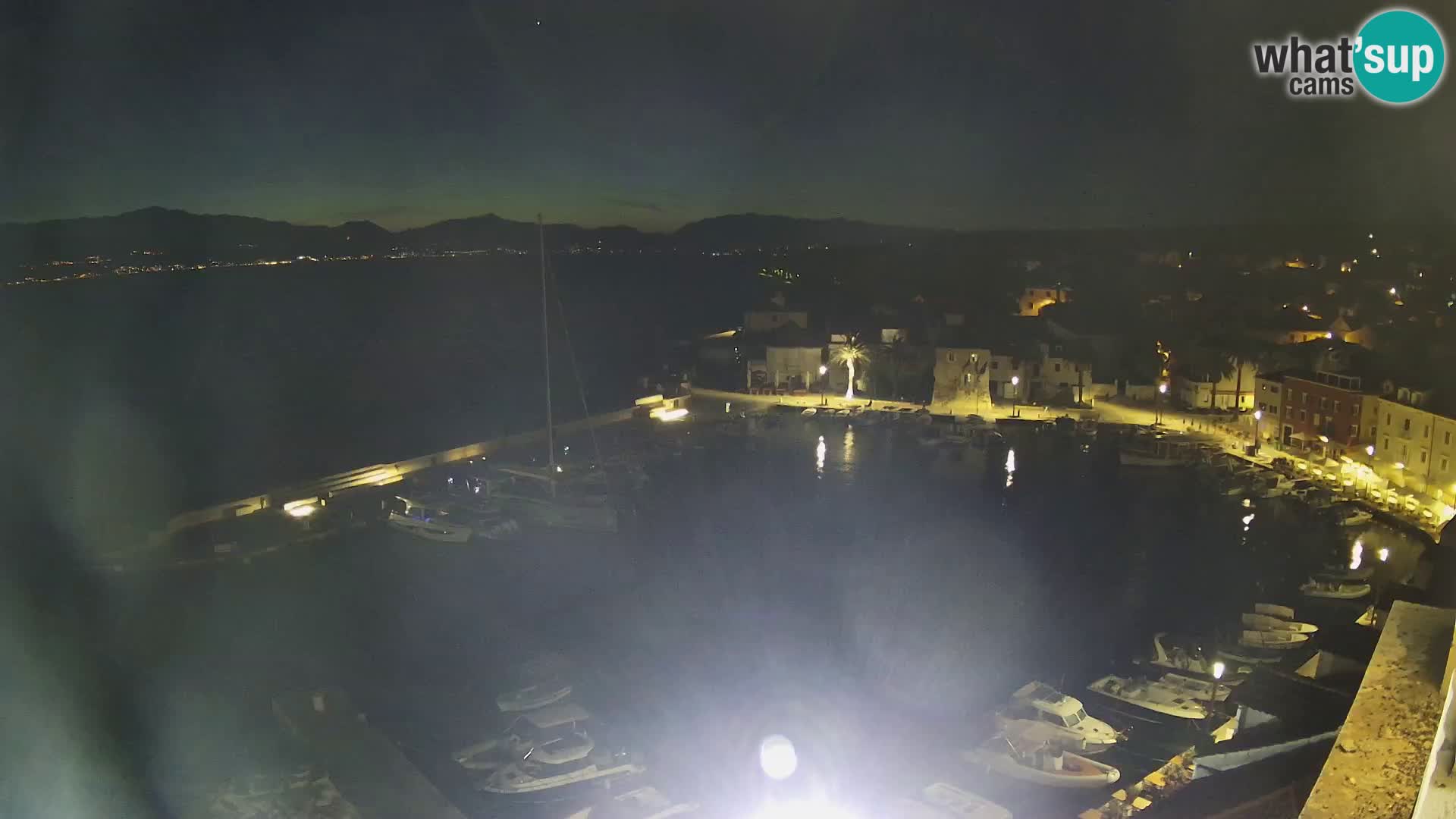 Spletna kamera Sutivan panorama – pogled v živo z otoka Brač