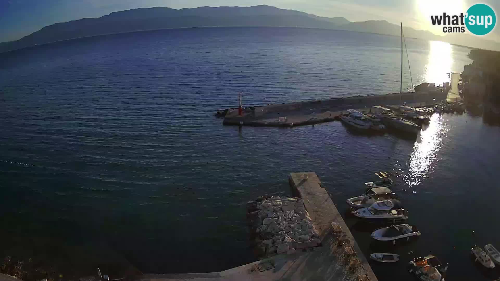 Spletna kamera Sutivan panorama – pogled v živo z otoka Brač
