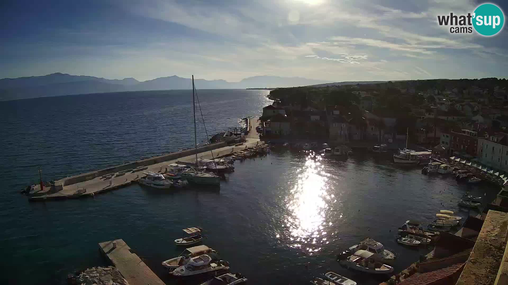 Spletna kamera Sutivan panorama – pogled v živo z otoka Brač