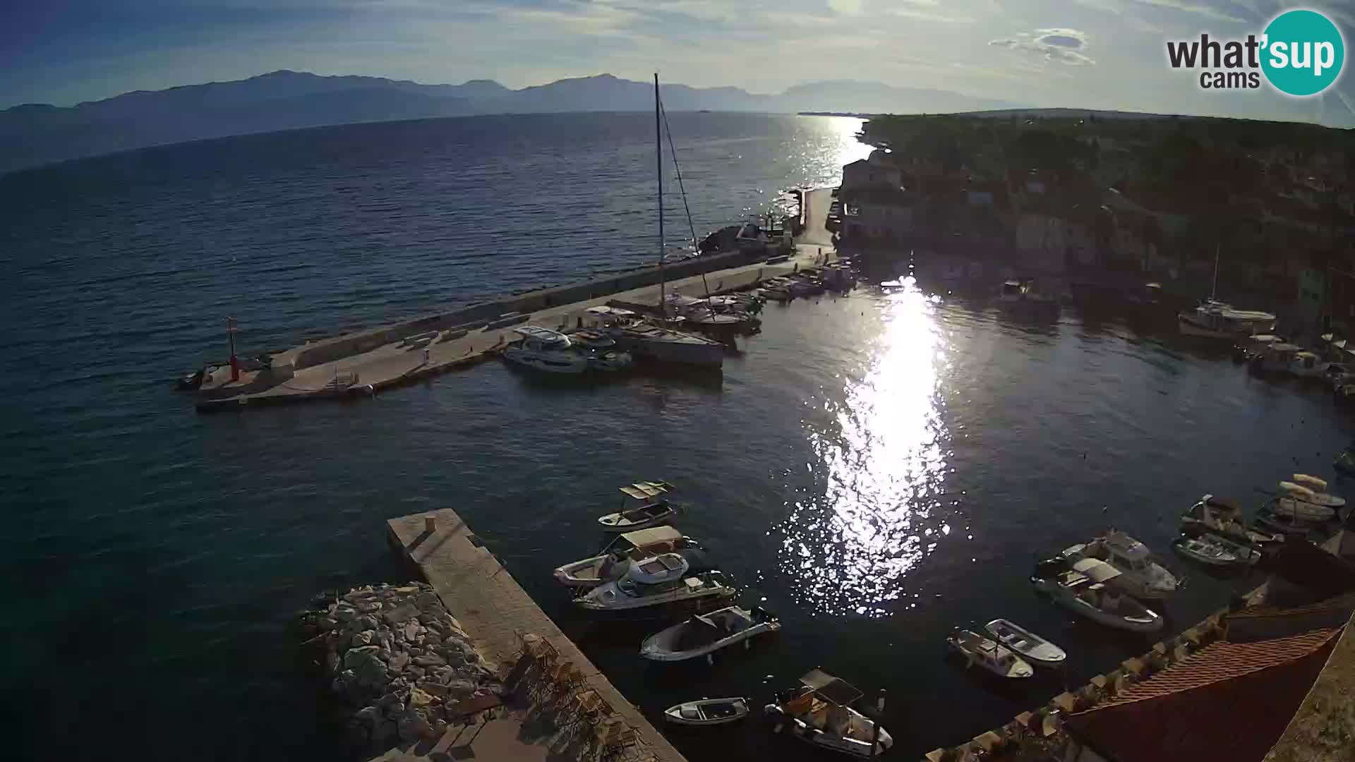 Spletna kamera Sutivan panorama – pogled v živo z otoka Brač