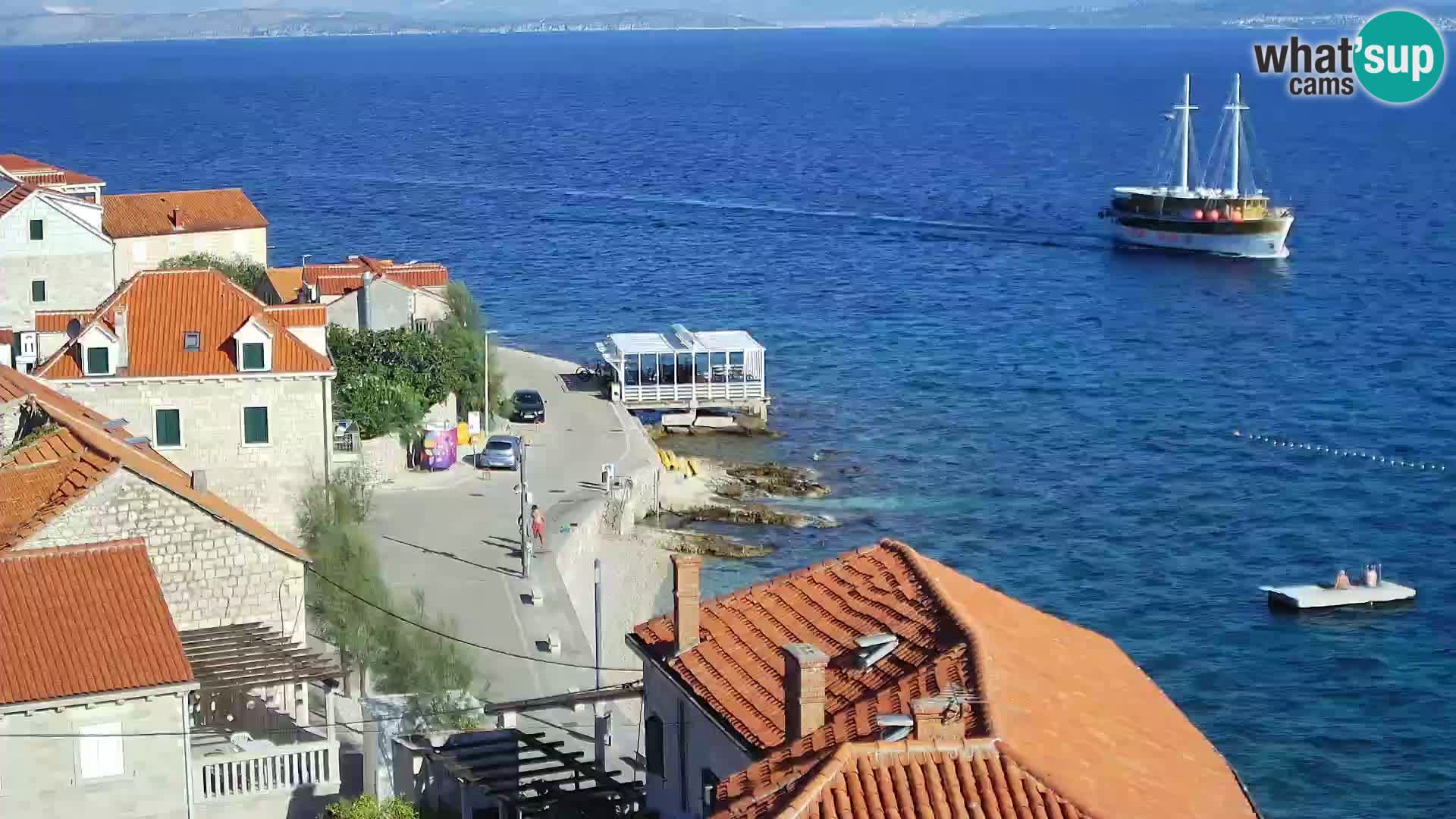 Spletna kamera Sutivan panorama – pogled v živo z otoka Brač